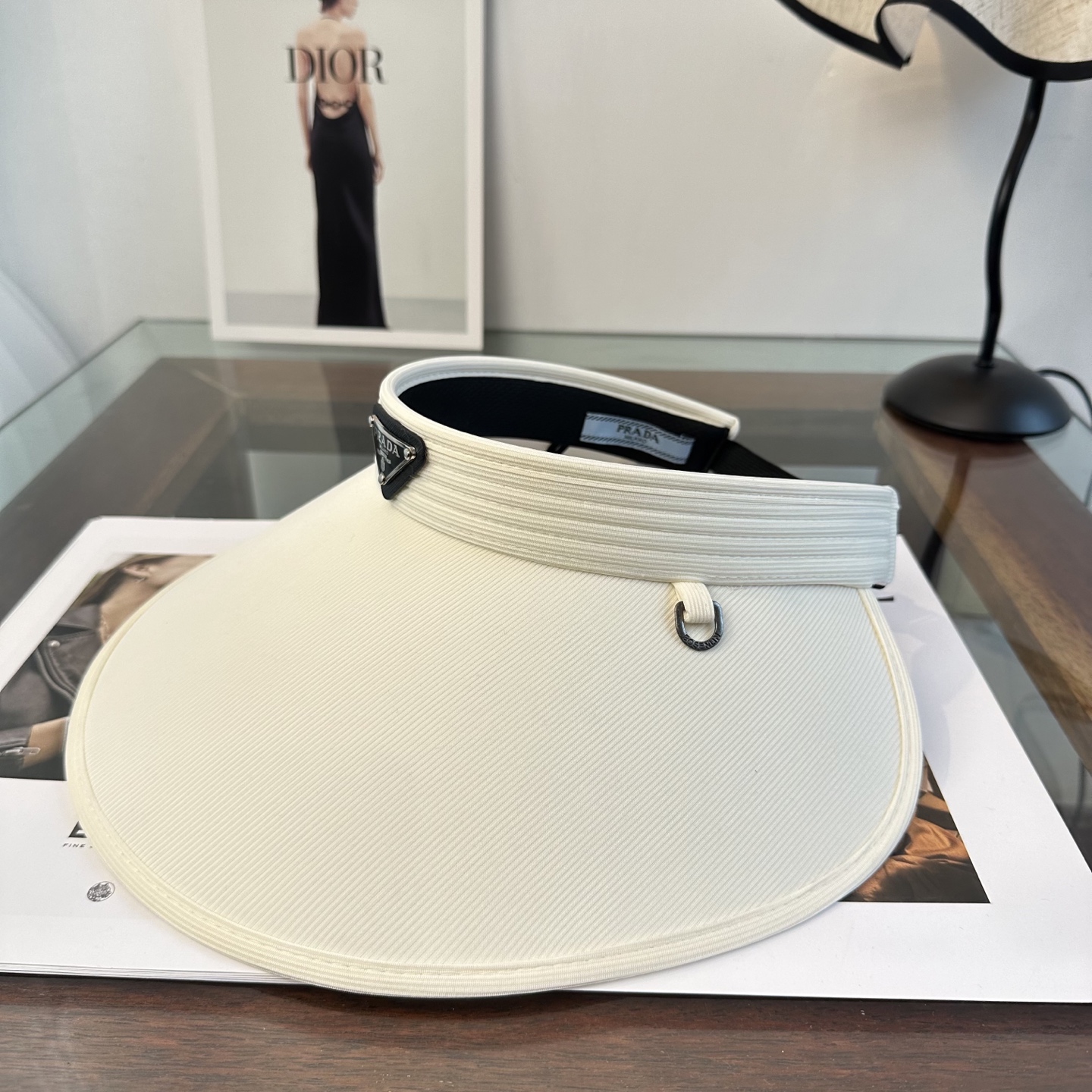 普拉达空顶帽遮阳效果一流🥳🥳墙裂推荐🔺