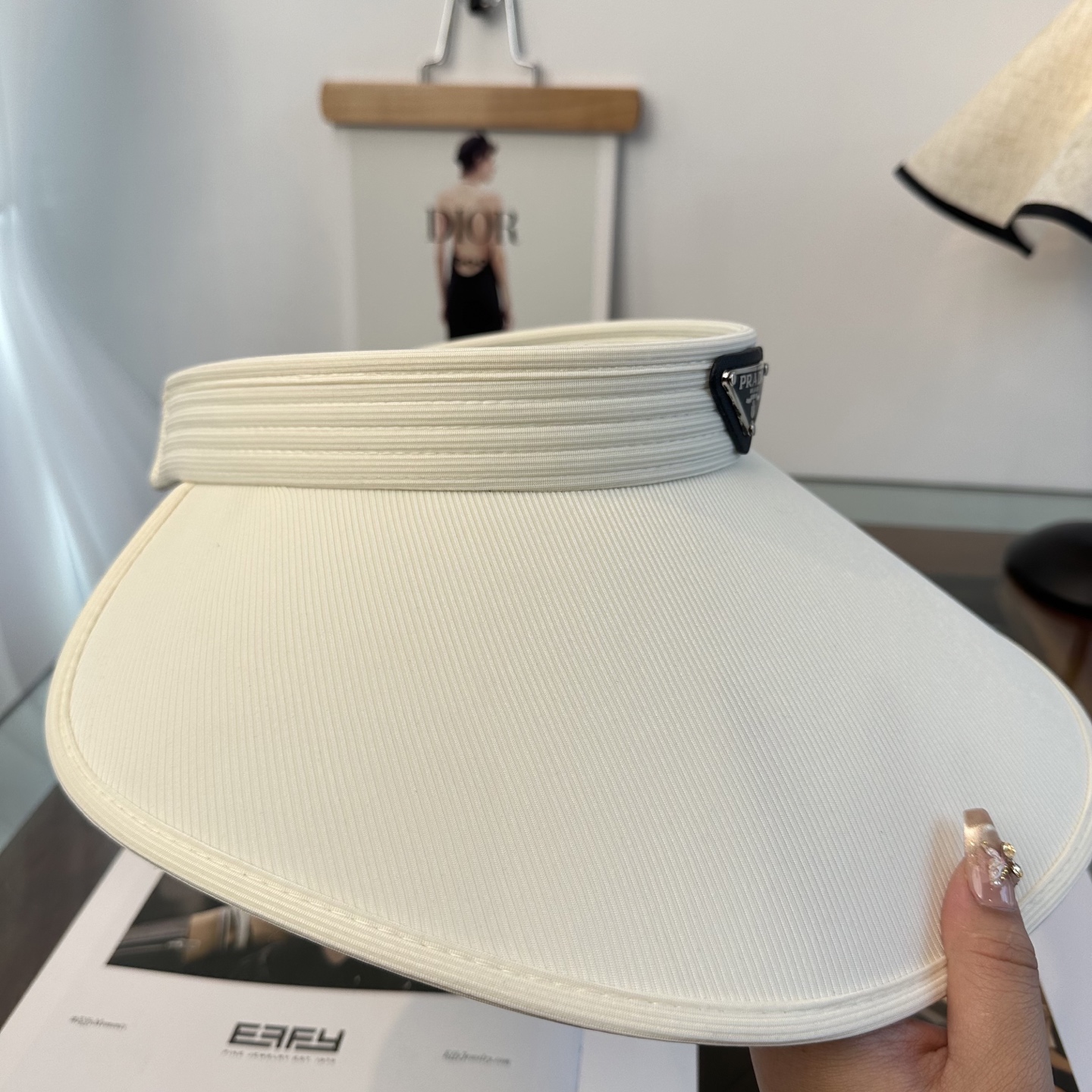 普拉达空顶帽遮阳效果一流🥳🥳墙裂推荐🔺