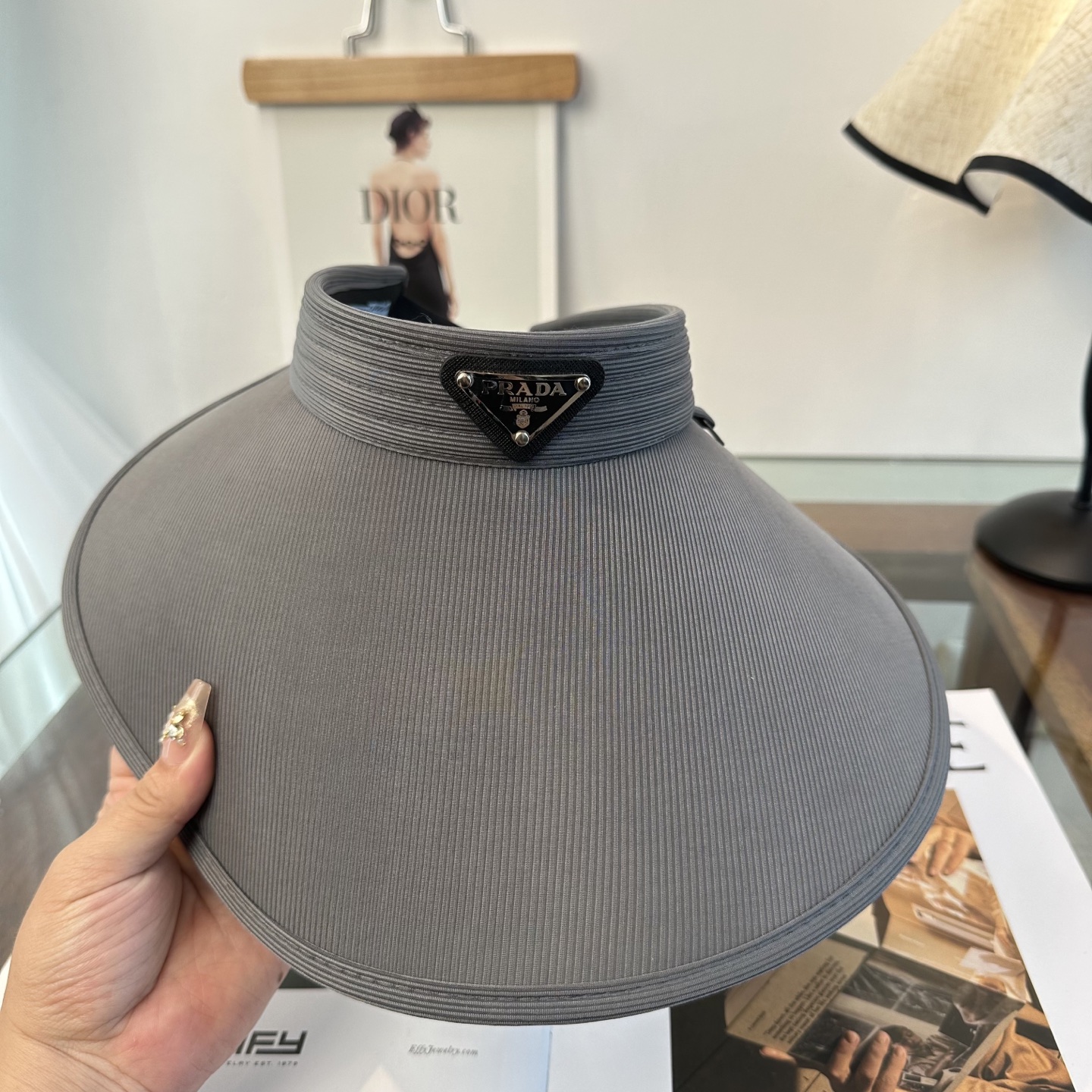 普拉达空顶帽遮阳效果一流🥳🥳墙裂推荐🔺