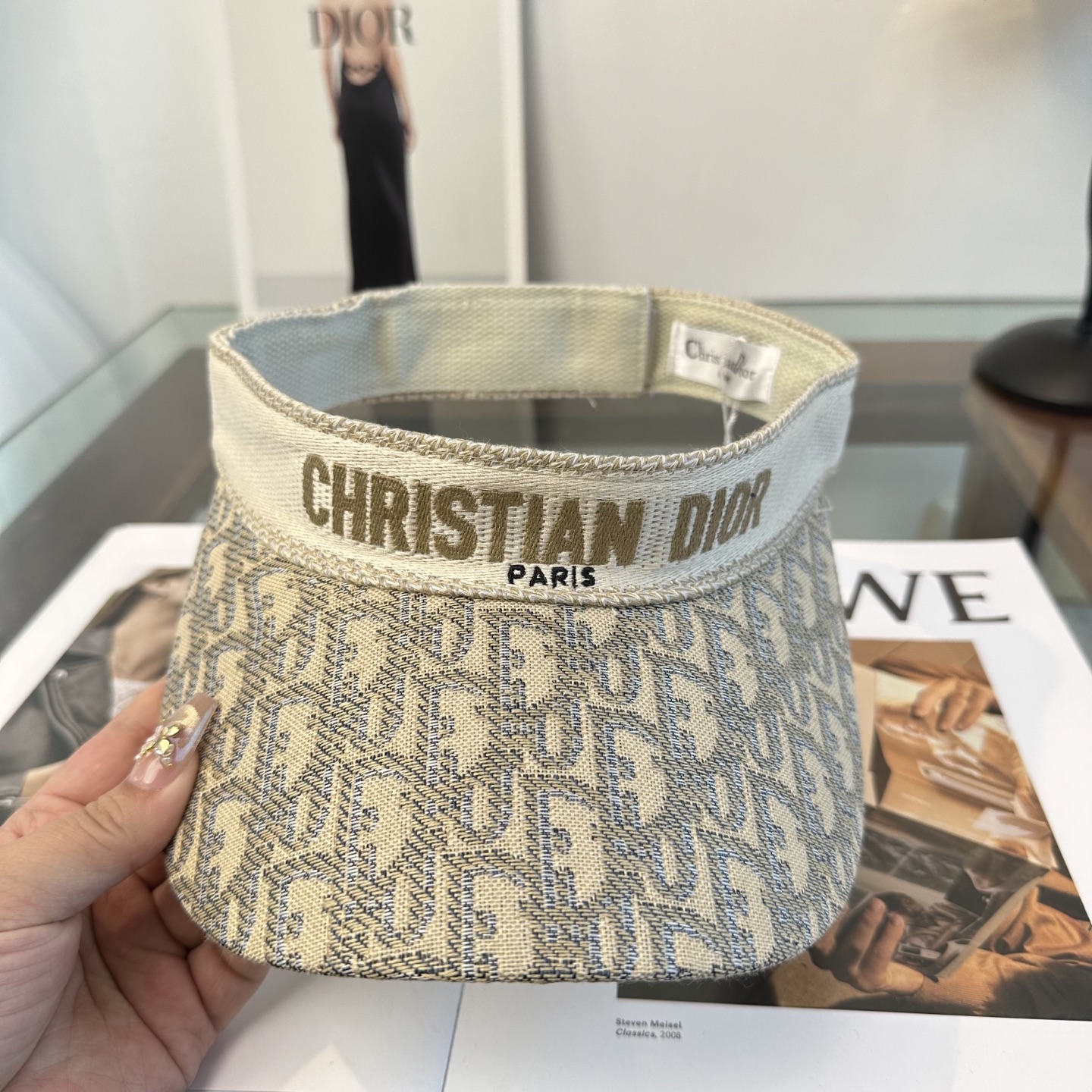 Dior DIOR迪奥 2026春夏新款空顶帽，超甜超乖的小空顶 ，细节和质感都拿捏得很完美 缤纷整个夏天