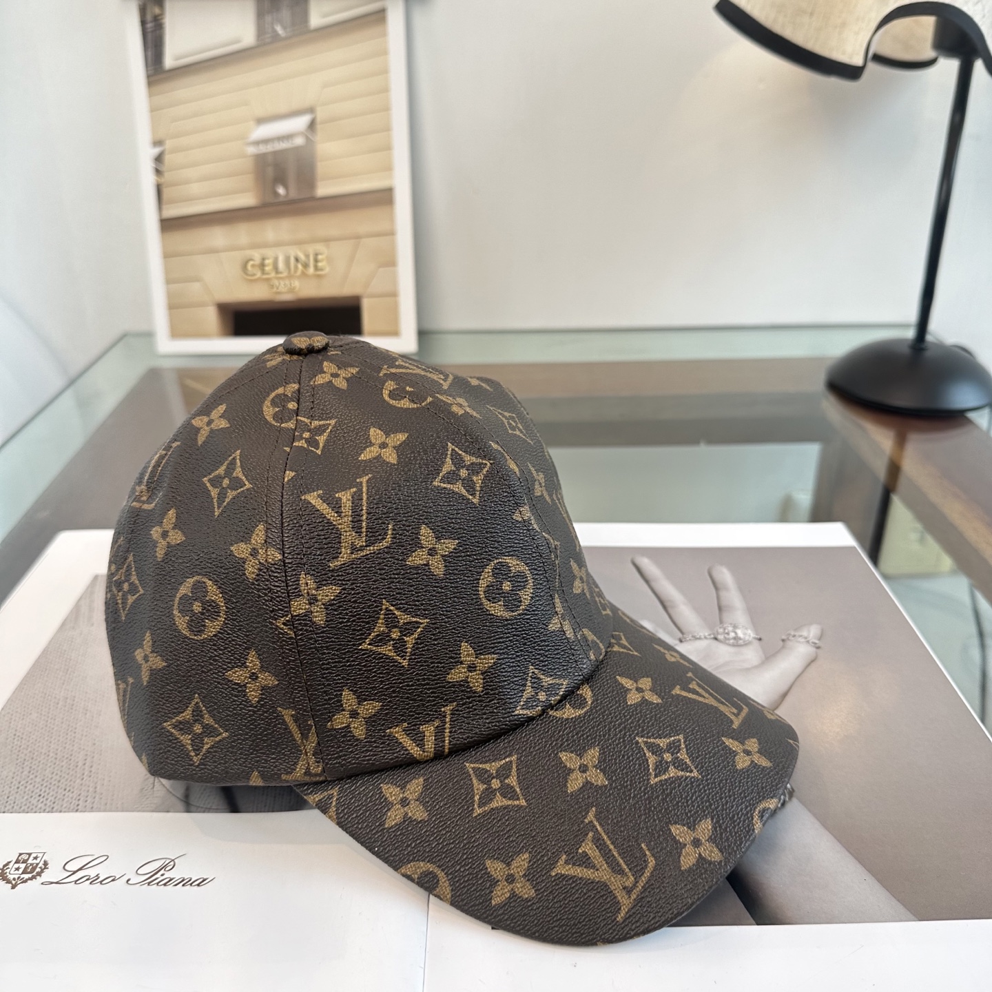 🧢路易威登棒球帽 LouisVuitton😍新款LV棒球帽，重工打造♥️高端大气，百搭款🤗男女通用！