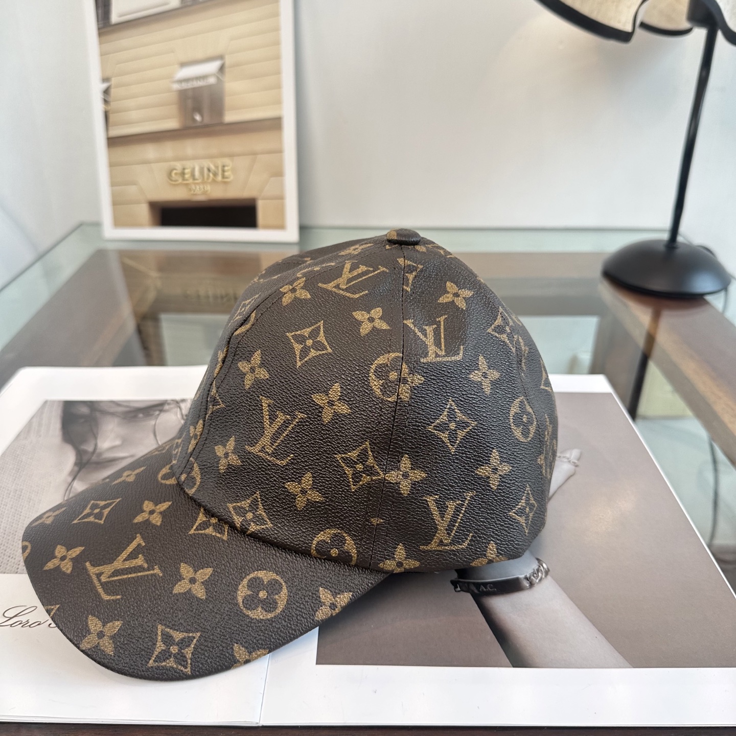 🧢路易威登棒球帽 LouisVuitton😍新款LV棒球帽，重工打造♥️高端大气，百搭款🤗男女通用！