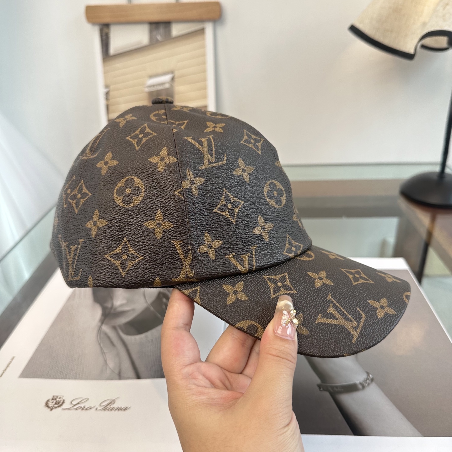 🧢路易威登棒球帽 LouisVuitton😍新款LV棒球帽，重工打造♥️高端大气，百搭款🤗男女通用！