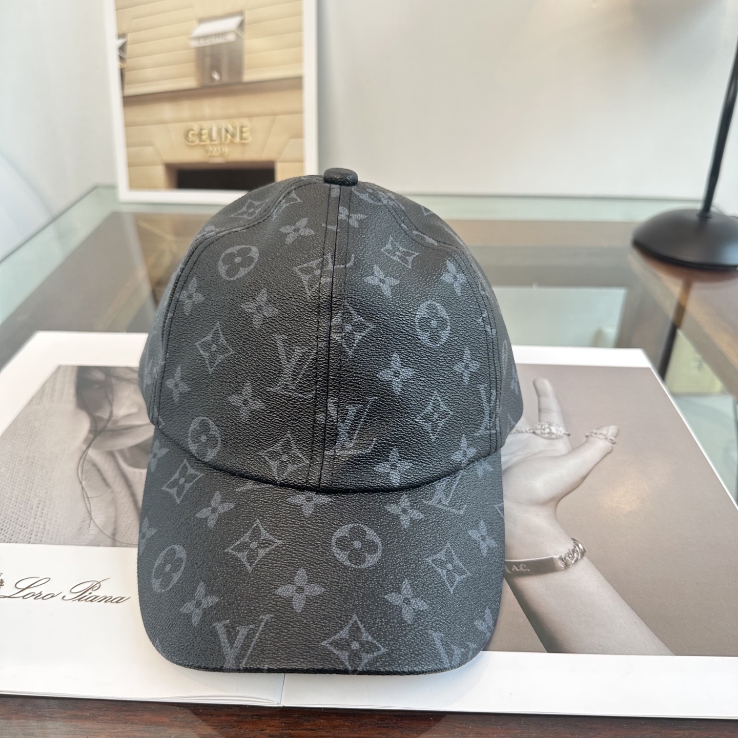 🧢路易威登棒球帽 LouisVuitton😍新款LV棒球帽，重工打造♥️高端大气，百搭款🤗男女通用！