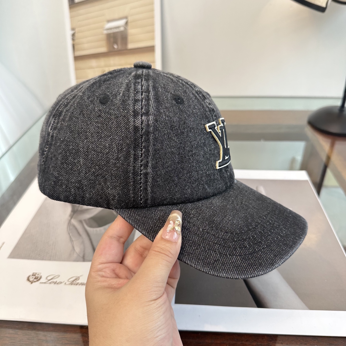 🧢路易威登棒球帽 LouisVuitton😍新款LV棒球帽，重工打造♥️高端大气，百搭款🤗男女通用！