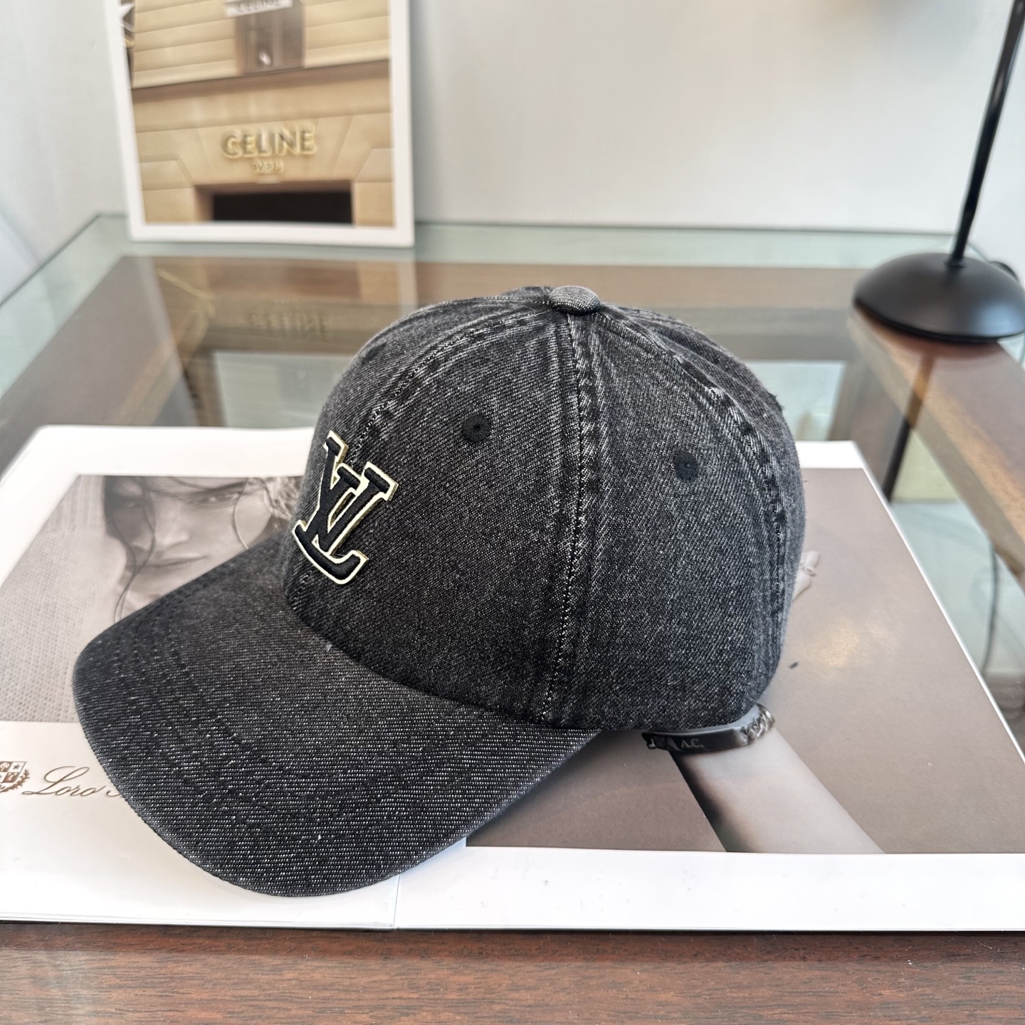 🧢路易威登棒球帽 LouisVuitton😍新款LV棒球帽，重工打造♥️高端大气，百搭款🤗男女通用！