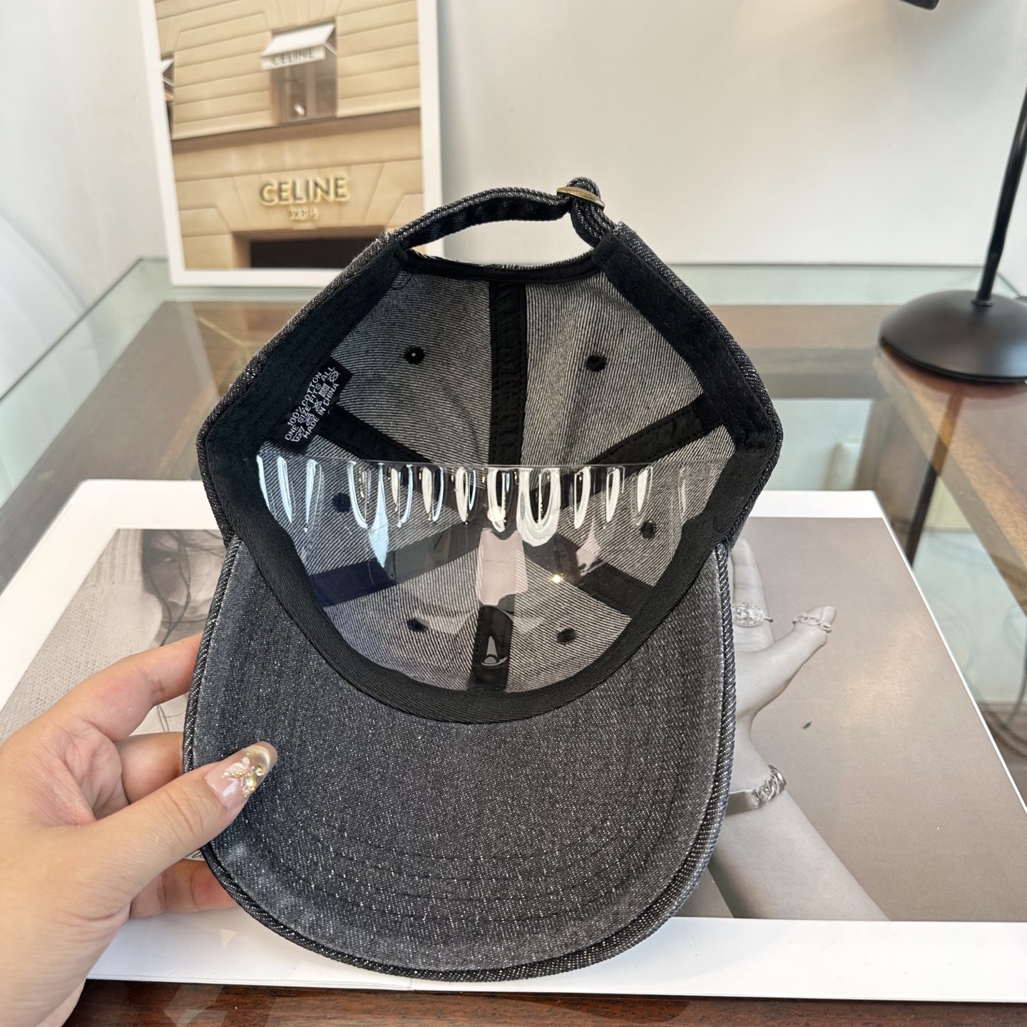 🧢路易威登棒球帽 LouisVuitton😍新款LV棒球帽，重工打造♥️高端大气，百搭款🤗男女通用！