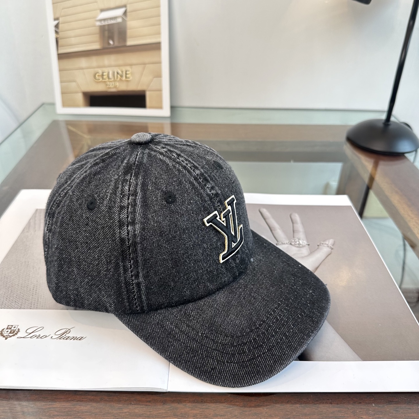 🧢路易威登棒球帽 LouisVuitton😍新款LV棒球帽，重工打造♥️高端大气，百搭款🤗男女通用！