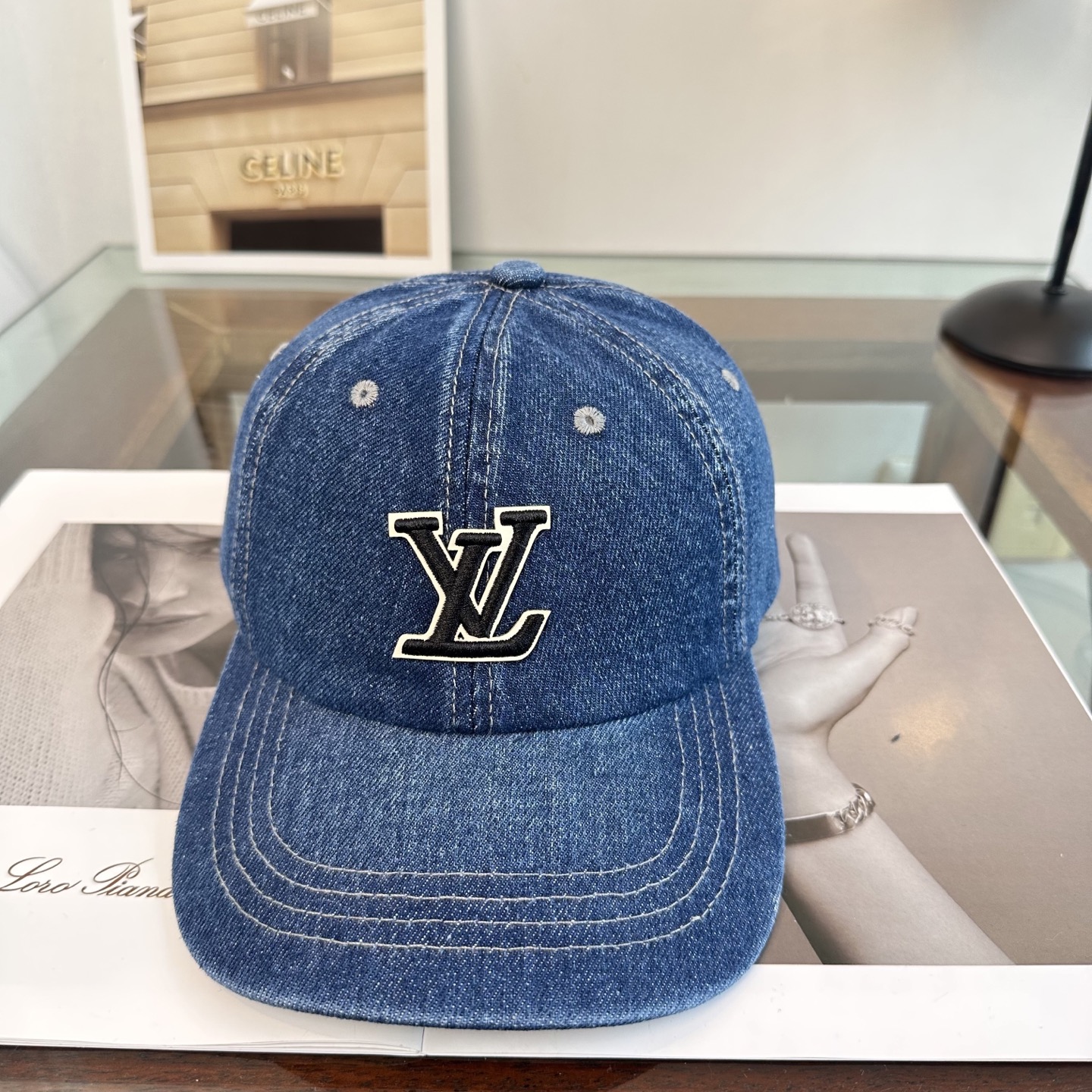 🧢路易威登棒球帽 LouisVuitton😍新款LV棒球帽，重工打造♥️高端大气，百搭款🤗男女通用！