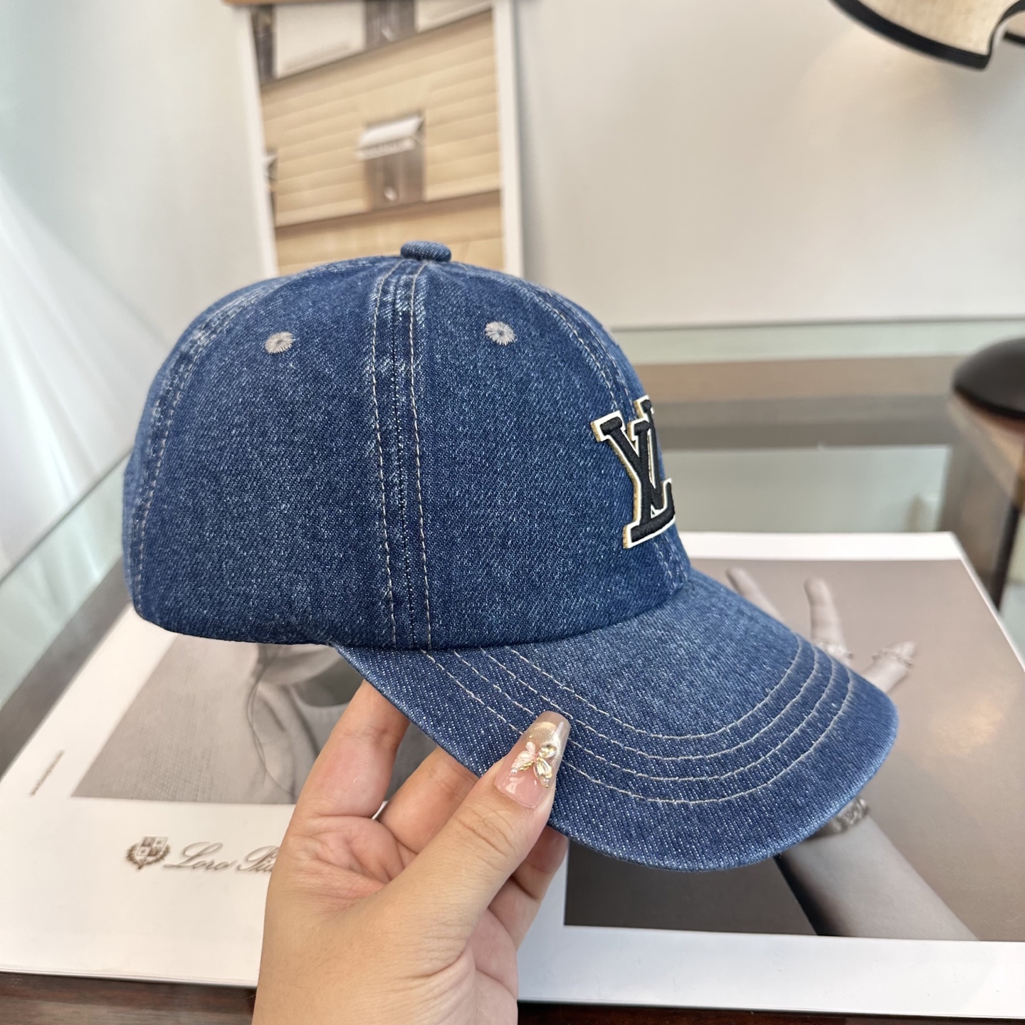 🧢路易威登棒球帽 LouisVuitton😍新款LV棒球帽，重工打造♥️高端大气，百搭款🤗男女通用！