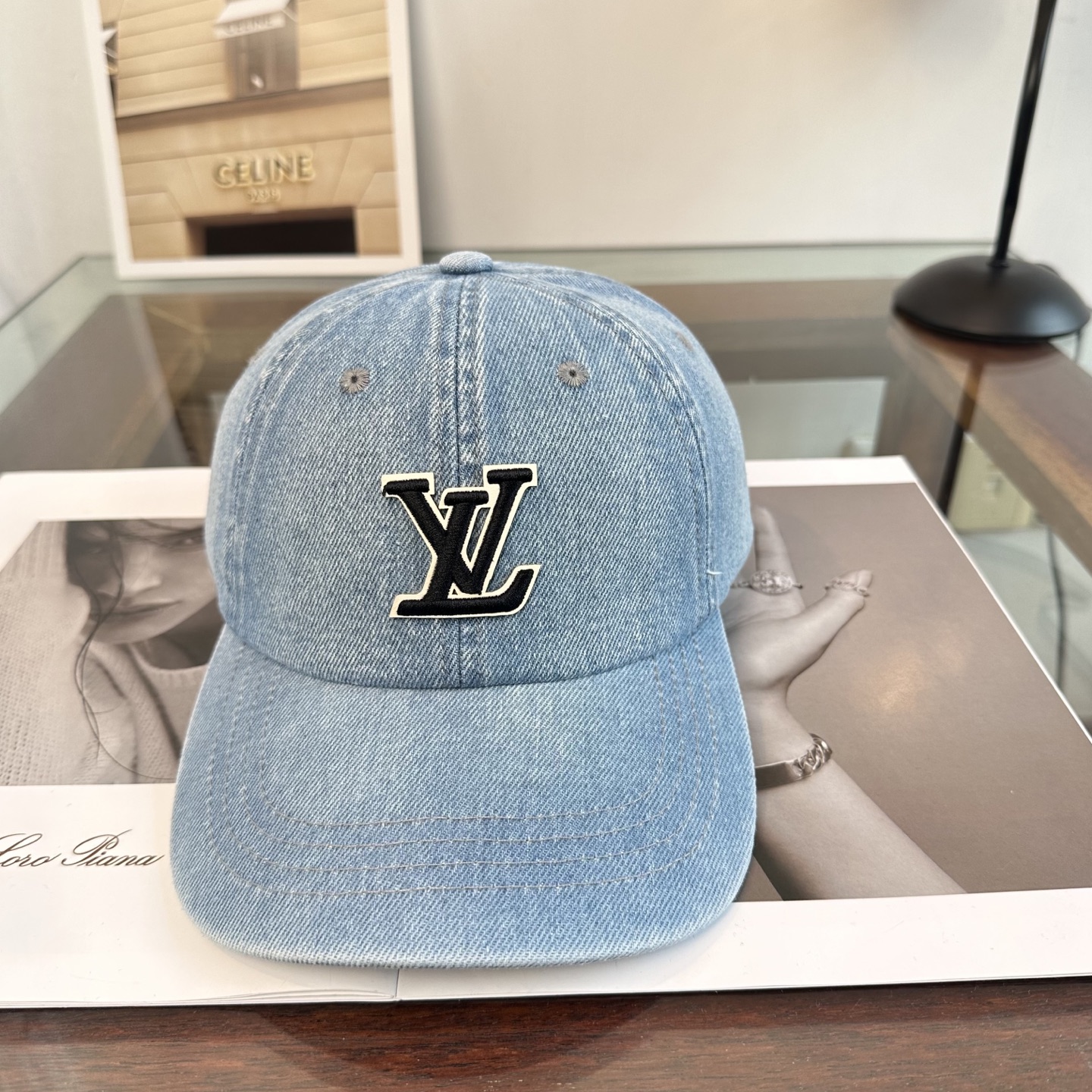 🧢路易威登棒球帽 LouisVuitton😍新款LV棒球帽，重工打造♥️高端大气，百搭款🤗男女通用！