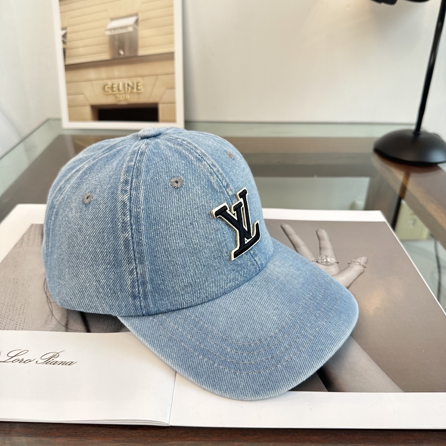 🧢路易威登棒球帽 LouisVuitton😍新款LV棒球帽，重工打造♥️高端大气，百搭款🤗男女通用！