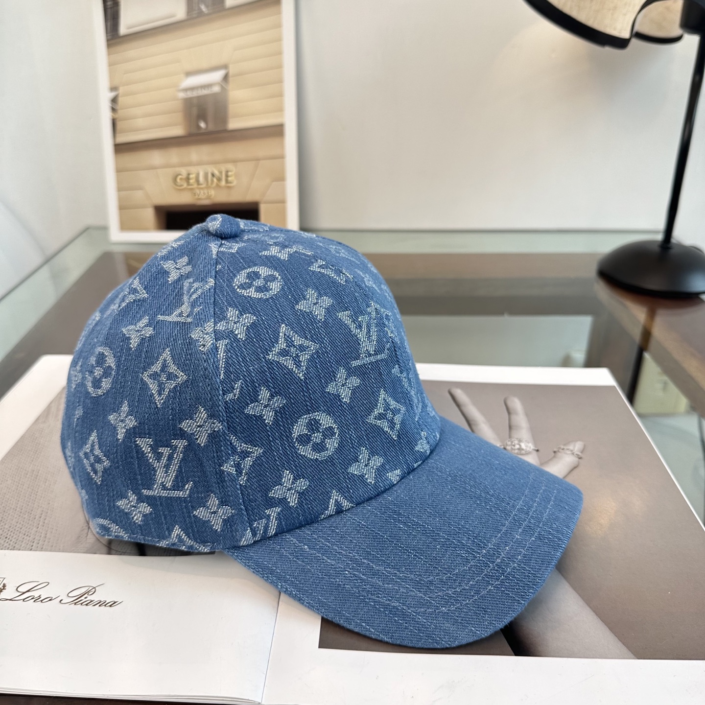 🧢路易威登棒球帽 LouisVuitton😍新款LV棒球帽，重工打造♥️高端大气，百搭款🤗男女通用！