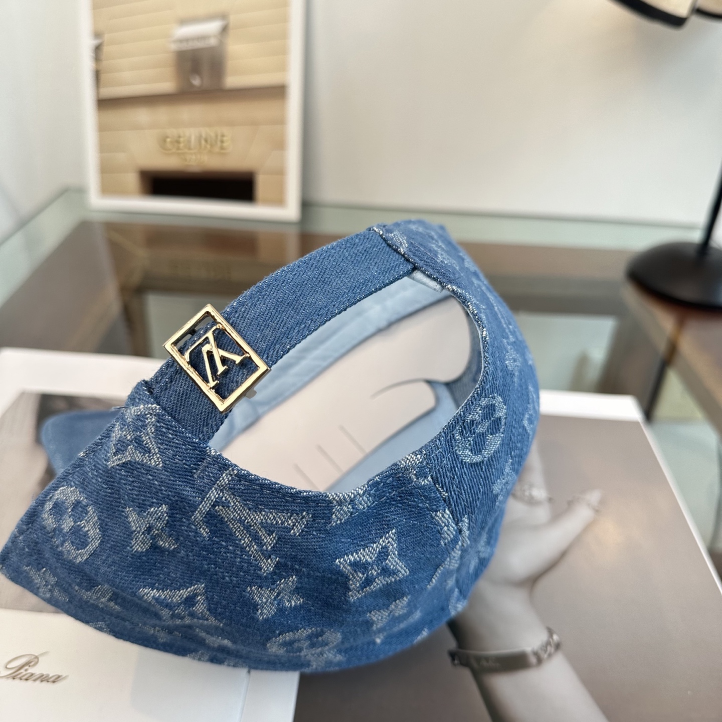 🧢路易威登棒球帽 LouisVuitton😍新款LV棒球帽，重工打造♥️高端大气，百搭款🤗男女通用！
