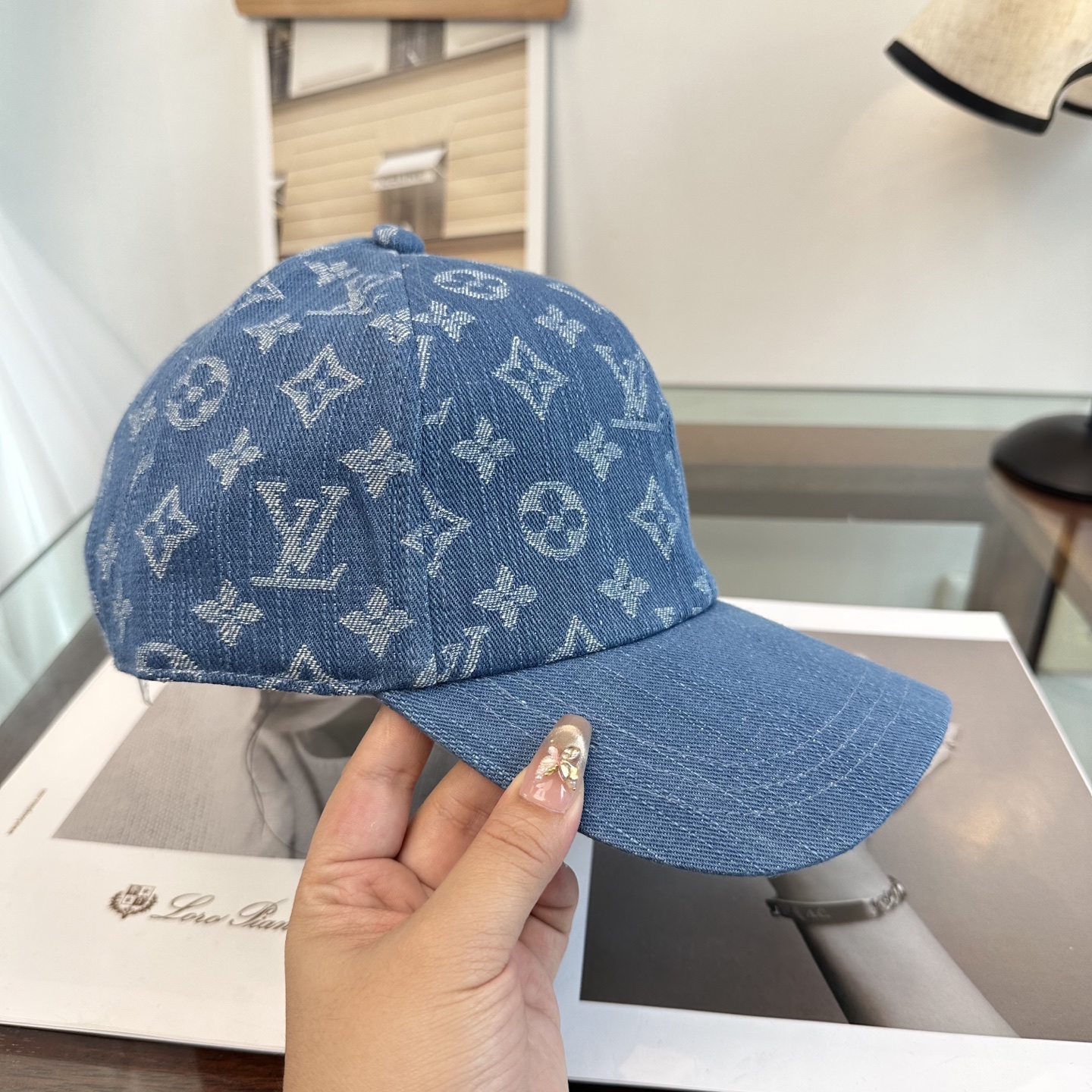 🧢路易威登棒球帽 LouisVuitton😍新款LV棒球帽，重工打造♥️高端大气，百搭款🤗男女通用！