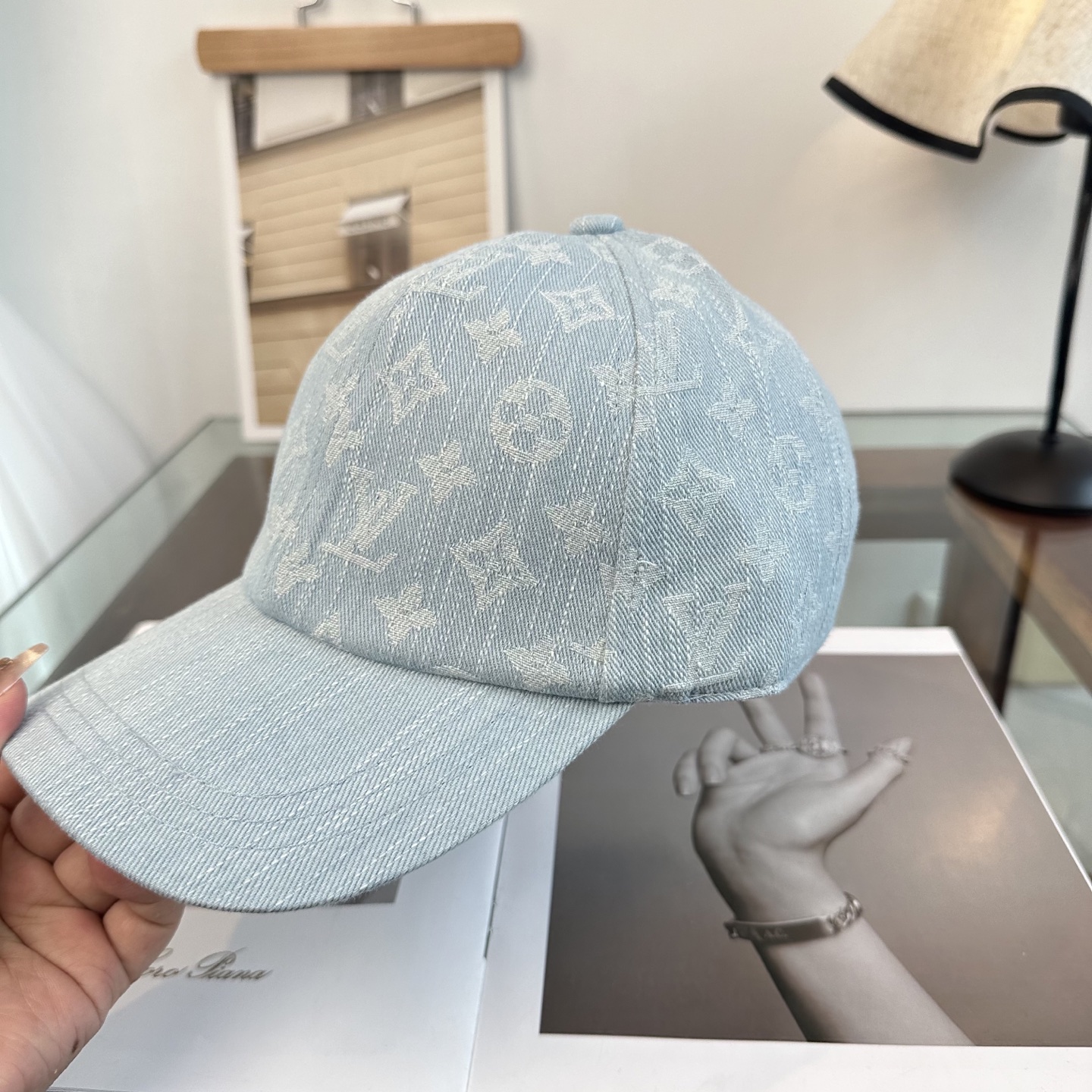 🧢路易威登棒球帽 LouisVuitton😍新款LV棒球帽，重工打造♥️高端大气，百搭款🤗男女通用！