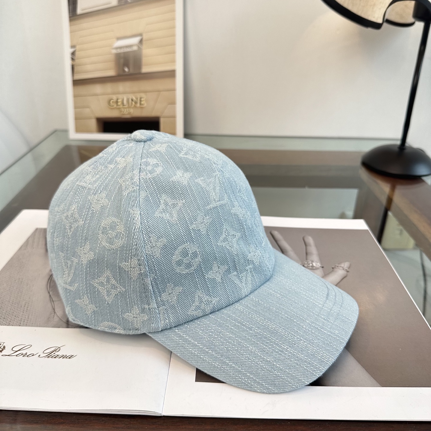🧢路易威登棒球帽 LouisVuitton😍新款LV棒球帽，重工打造♥️高端大气，百搭款🤗男女通用！