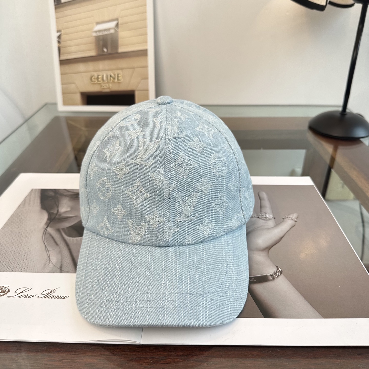 🧢路易威登棒球帽 LouisVuitton😍新款LV棒球帽，重工打造♥️高端大气，百搭款🤗男女通用！