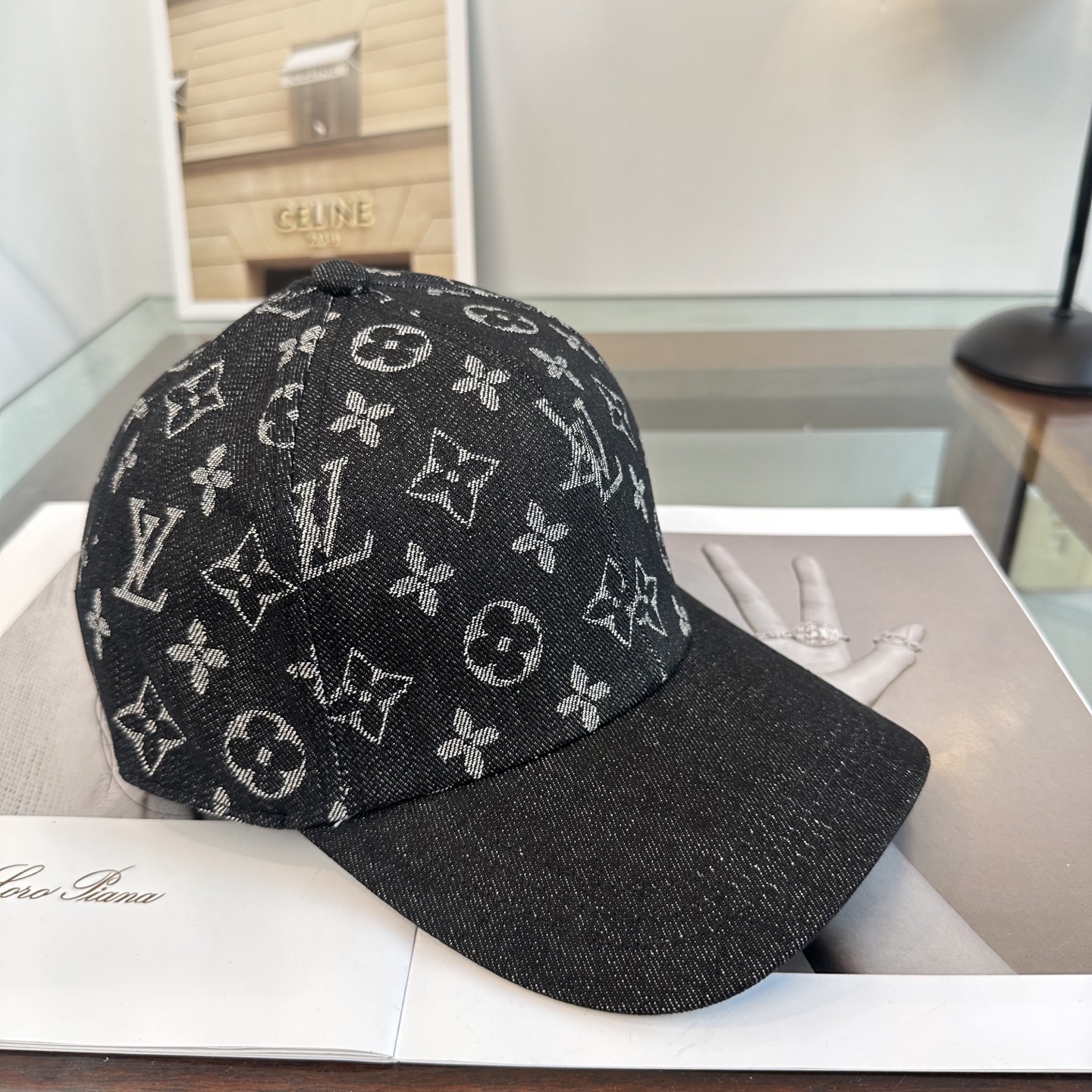 🧢路易威登棒球帽 LouisVuitton😍新款LV棒球帽，重工打造♥️高端大气，百搭款🤗男女通用！