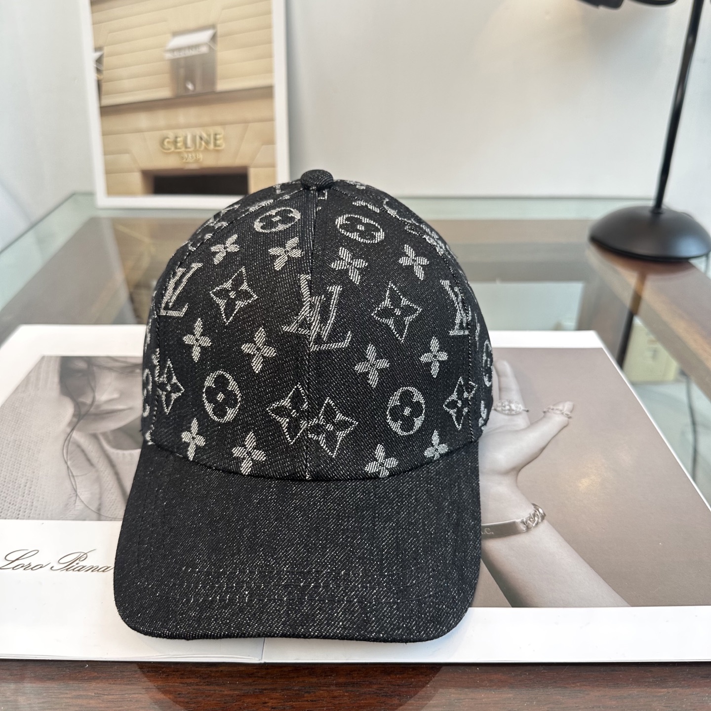 🧢路易威登棒球帽 LouisVuitton😍新款LV棒球帽，重工打造♥️高端大气，百搭款🤗男女通用！