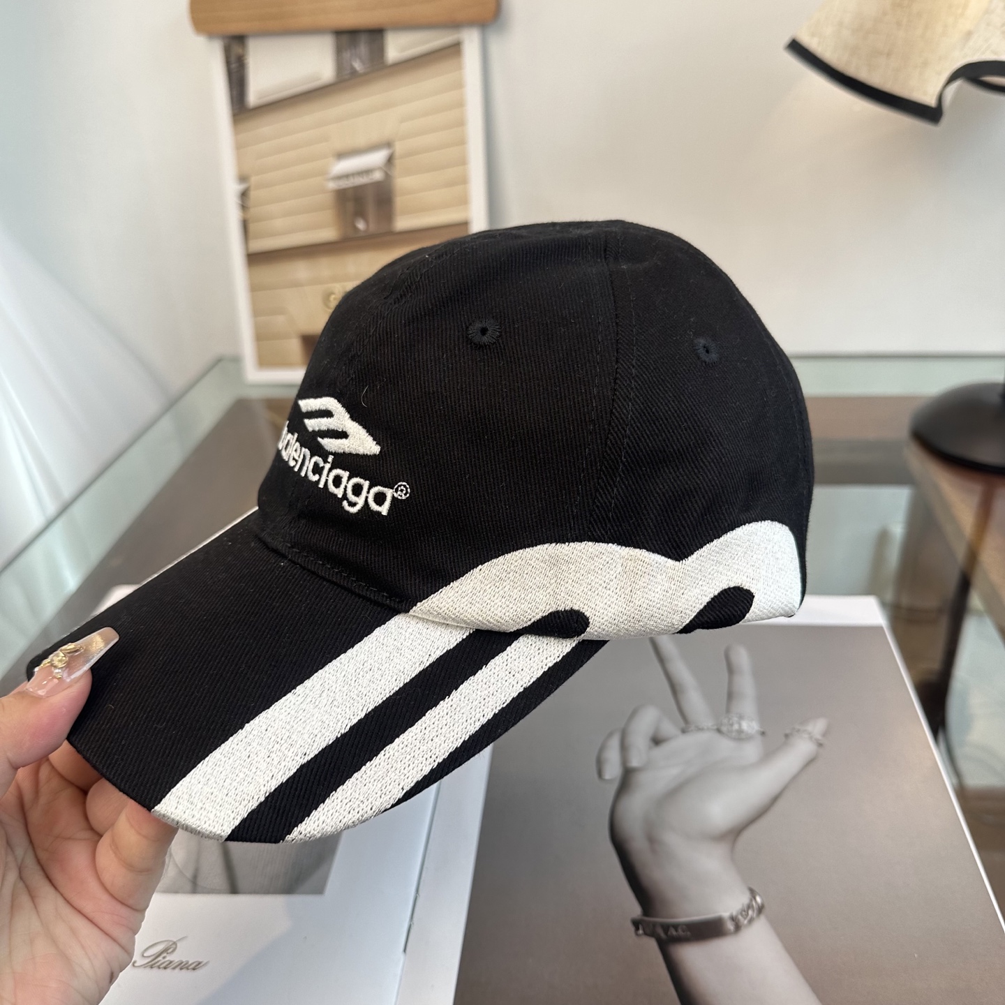 新品Balenciaga 巴黎世家字母新款棒球帽现货秒发🧢简约时尚超级无敌好看的帽子！情侣款！