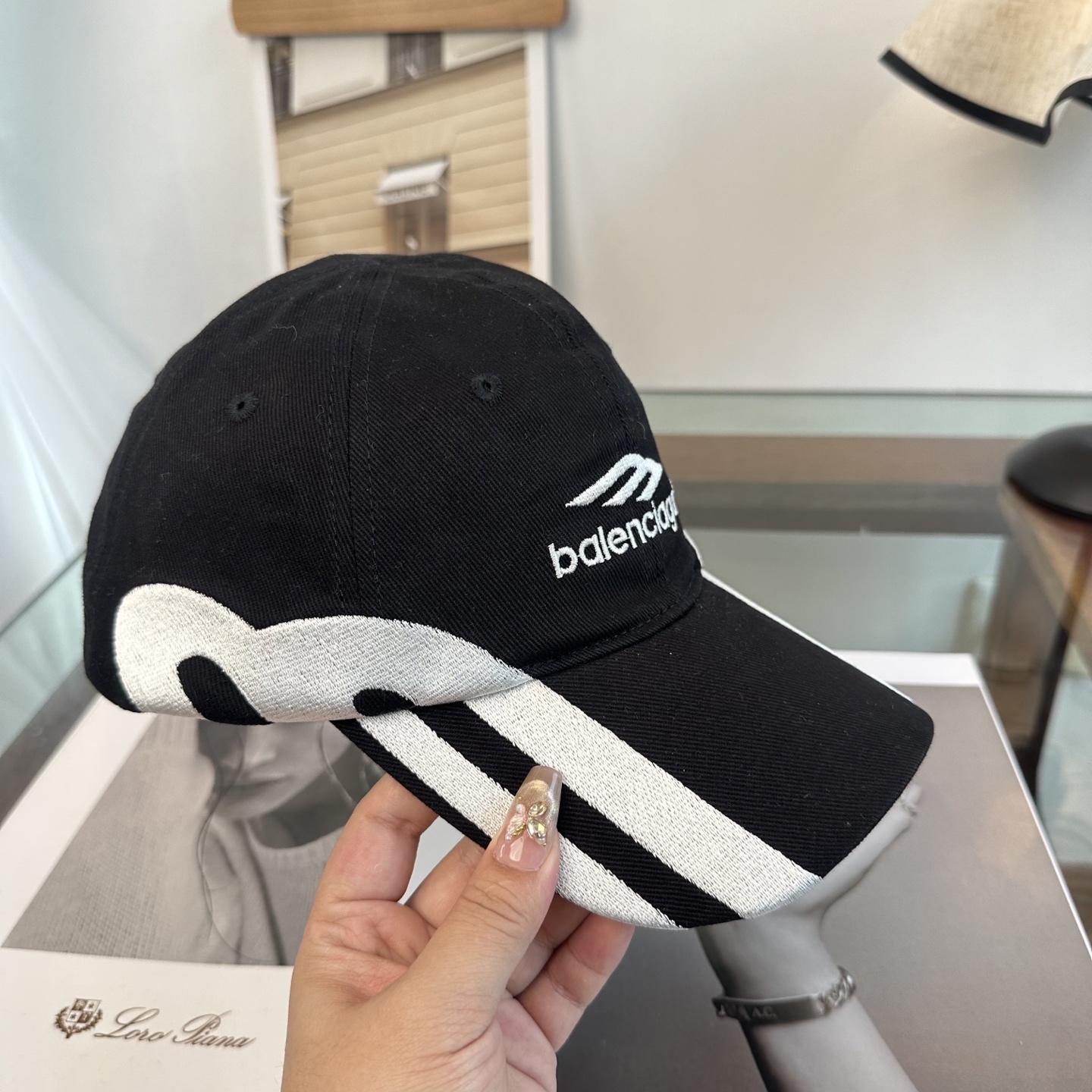 新品Balenciaga 巴黎世家字母新款棒球帽现货秒发🧢简约时尚超级无敌好看的帽子！情侣款！