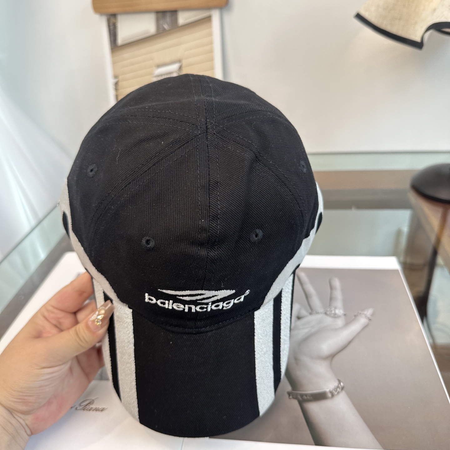 新品Balenciaga 巴黎世家字母新款棒球帽现货秒发🧢简约时尚超级无敌好看的帽子！情侣款！