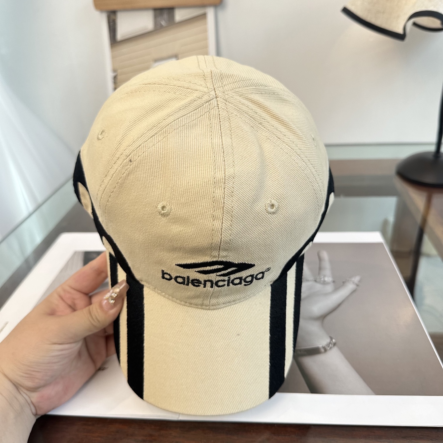 新品Balenciaga 巴黎世家字母新款棒球帽现货秒发🧢简约时尚超级无敌好看的帽子！情侣款！