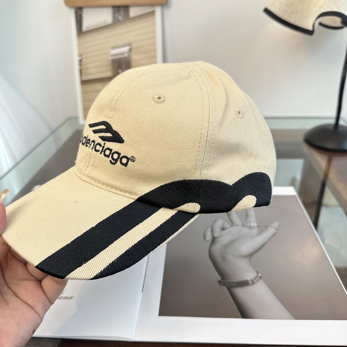 新品Balenciaga 巴黎世家字母新款棒球帽现货秒发🧢简约时尚超级无敌好看的帽子！情侣款！