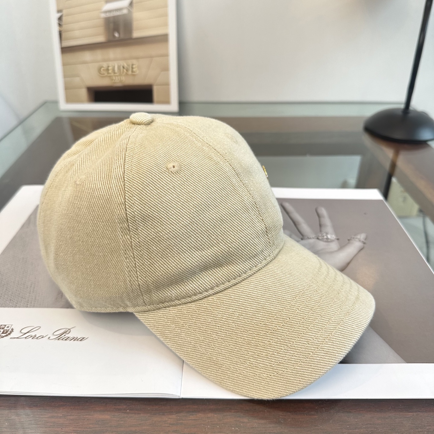 LP最新棒球帽 时尚前卫的休闲设计风格，戴上头就是这样好看看哦，做工精细，男女同款！