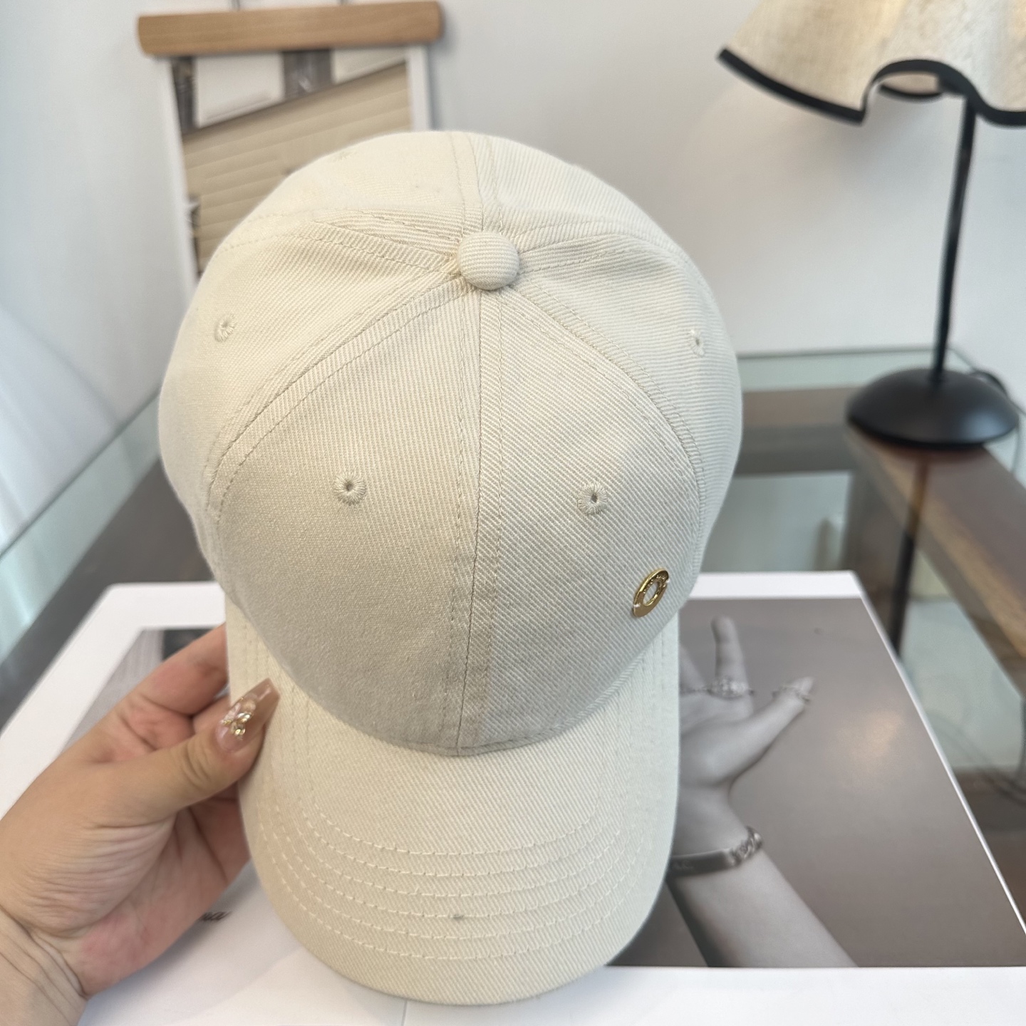 LP最新棒球帽 时尚前卫的休闲设计风格，戴上头就是这样好看看哦，做工精细，男女同款！