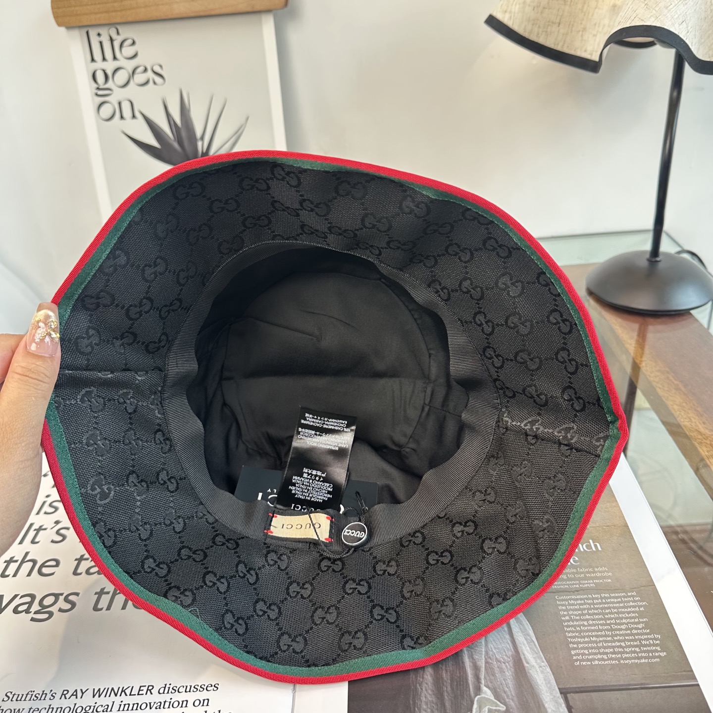 GUCCI古奇渔夫帽👒官网新品Gucci渔夫帽火爆来袭 工艺非常精美 高档大气上档次！低调奢华，方便携带