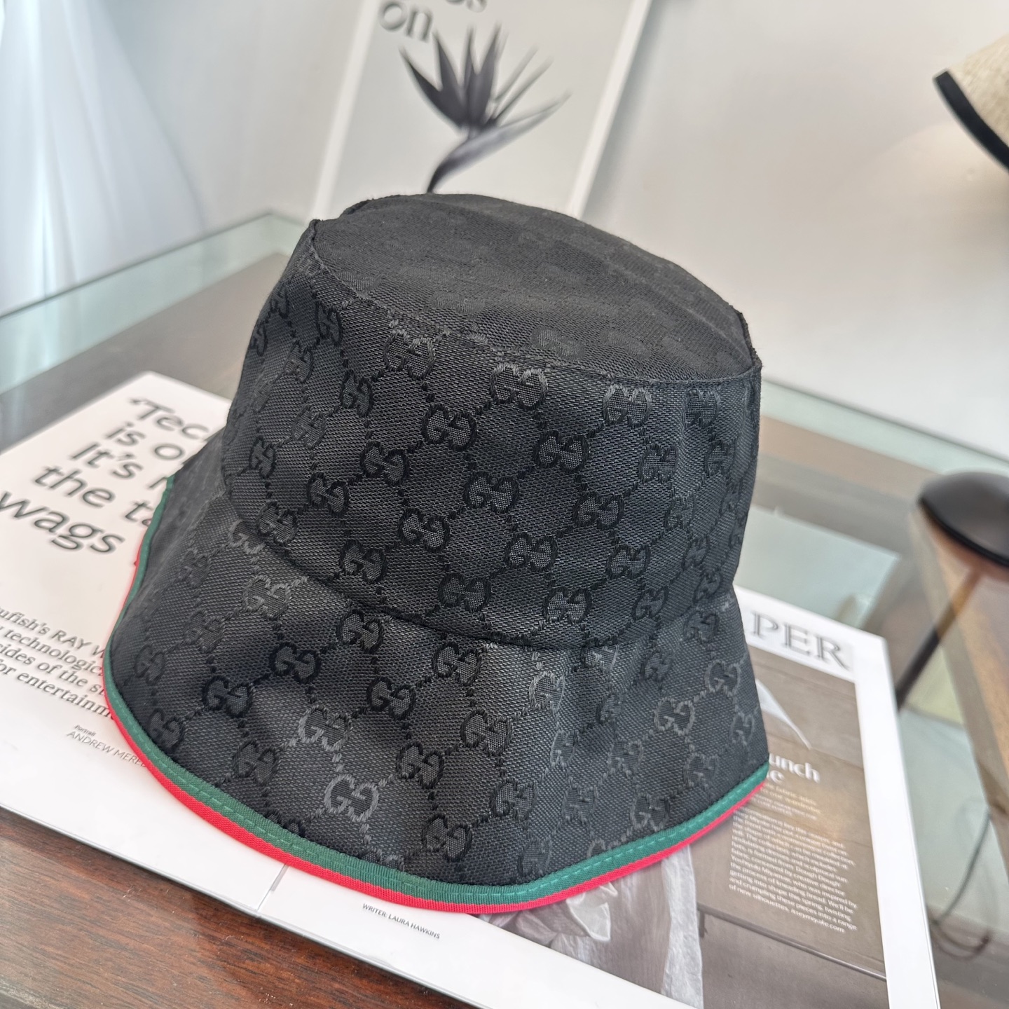 GUCCI古奇渔夫帽👒官网新品Gucci渔夫帽火爆来袭 工艺非常精美 高档大气上档次！低调奢华，方便携带