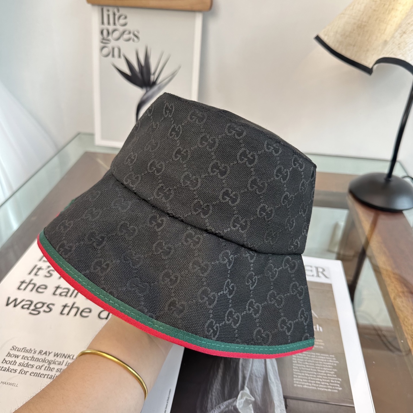 GUCCI古奇渔夫帽👒官网新品Gucci渔夫帽火爆来袭 工艺非常精美 高档大气上档次！低调奢华，方便携带
