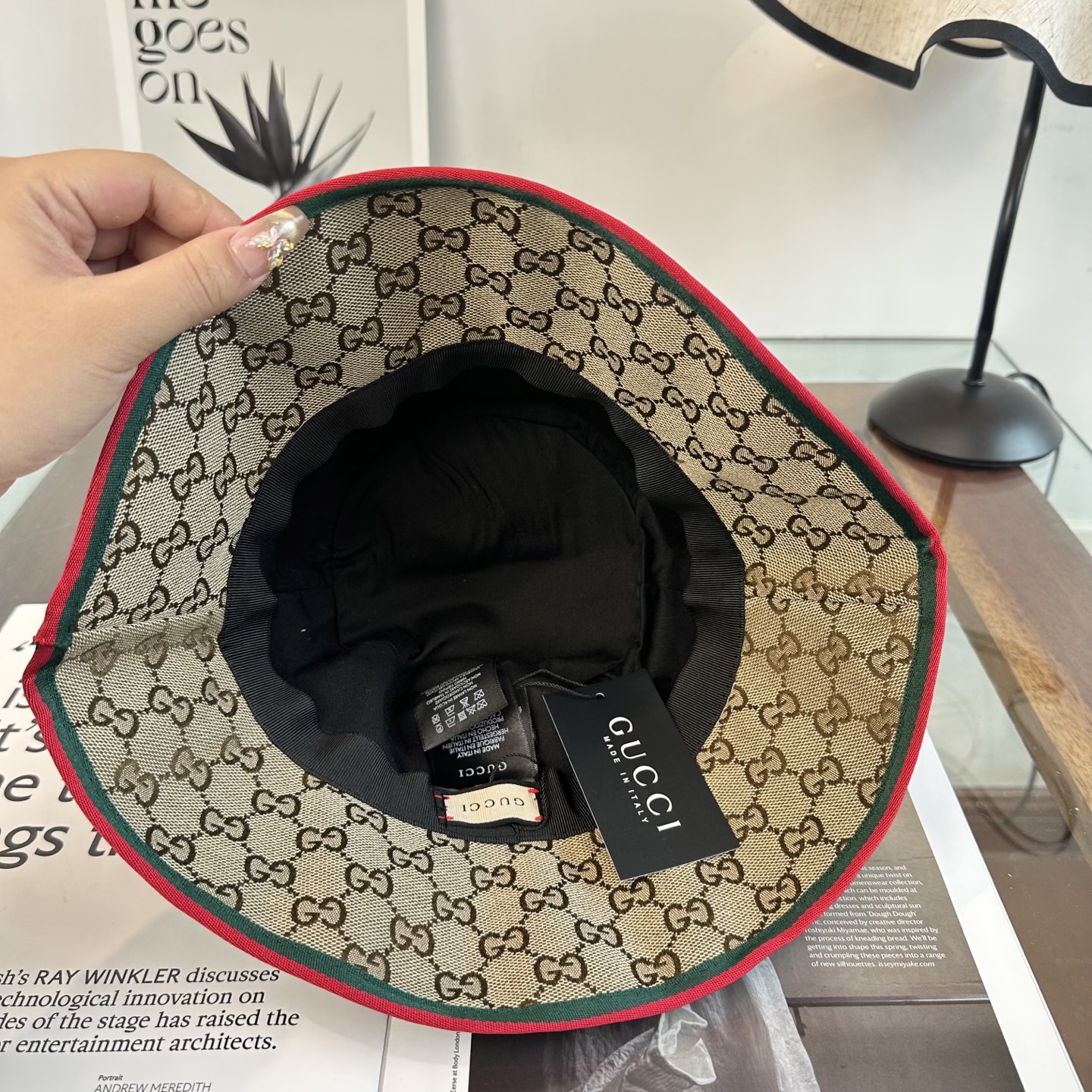GUCCI古奇渔夫帽👒官网新品Gucci渔夫帽火爆来袭 工艺非常精美 高档大气上档次！低调奢华，方便携带