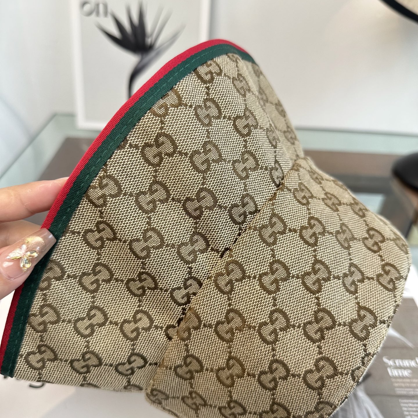 GUCCI古奇渔夫帽👒官网新品Gucci渔夫帽火爆来袭 工艺非常精美 高档大气上档次！低调奢华，方便携带