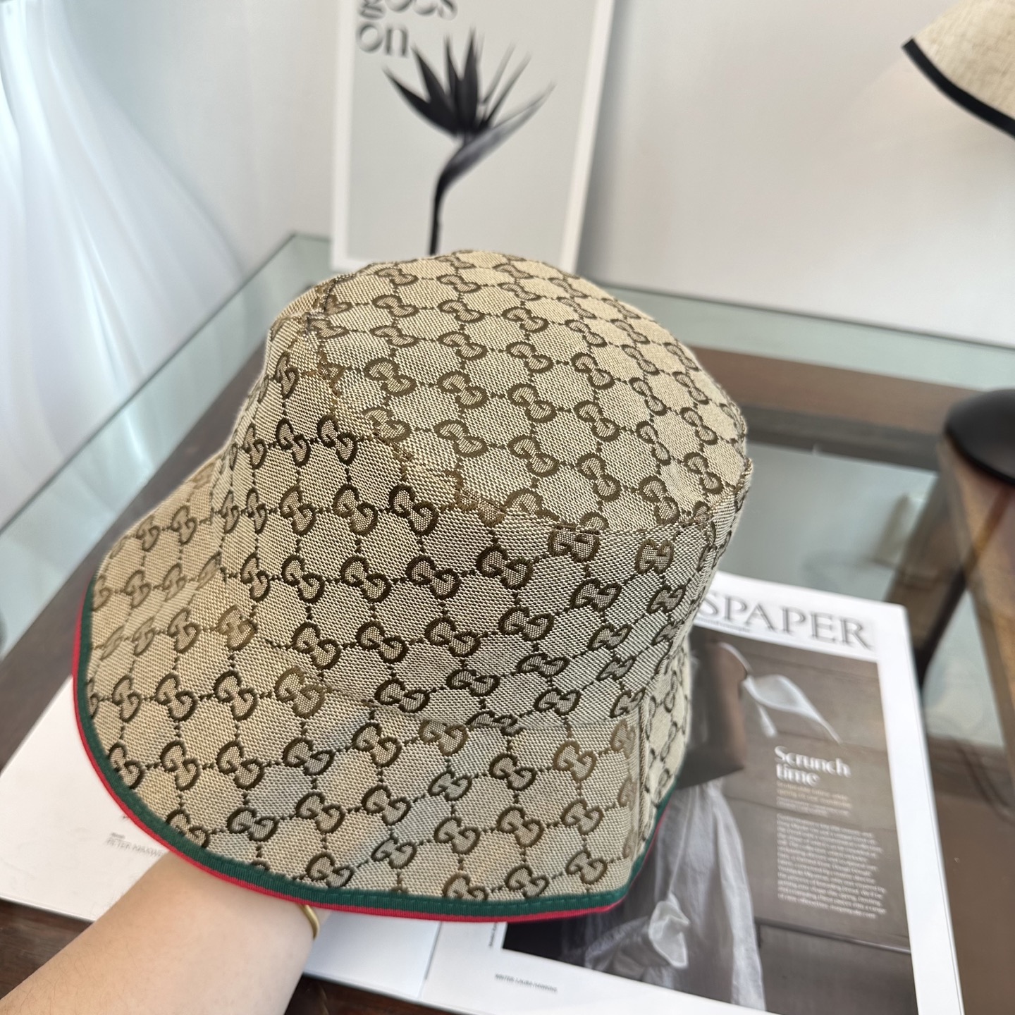 GUCCI古奇渔夫帽👒官网新品Gucci渔夫帽火爆来袭 工艺非常精美 高档大气上档次！低调奢华，方便携带