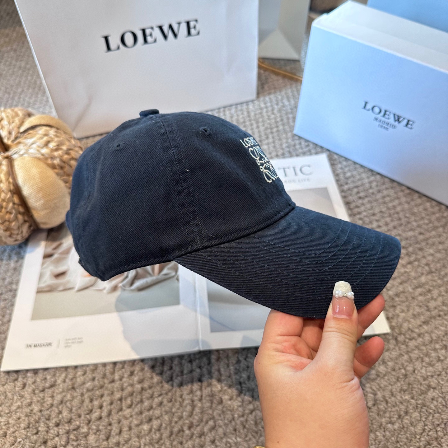 LOEWE【罗意威】新款刺绣棒球帽，专柜同步出货，大牌款超好搭配，赶紧入手