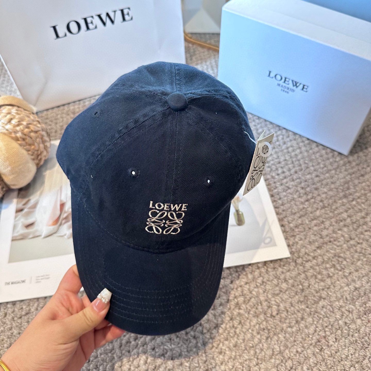 LOEWE【罗意威】新款刺绣棒球帽，专柜同步出货，大牌款超好搭配，赶紧入手