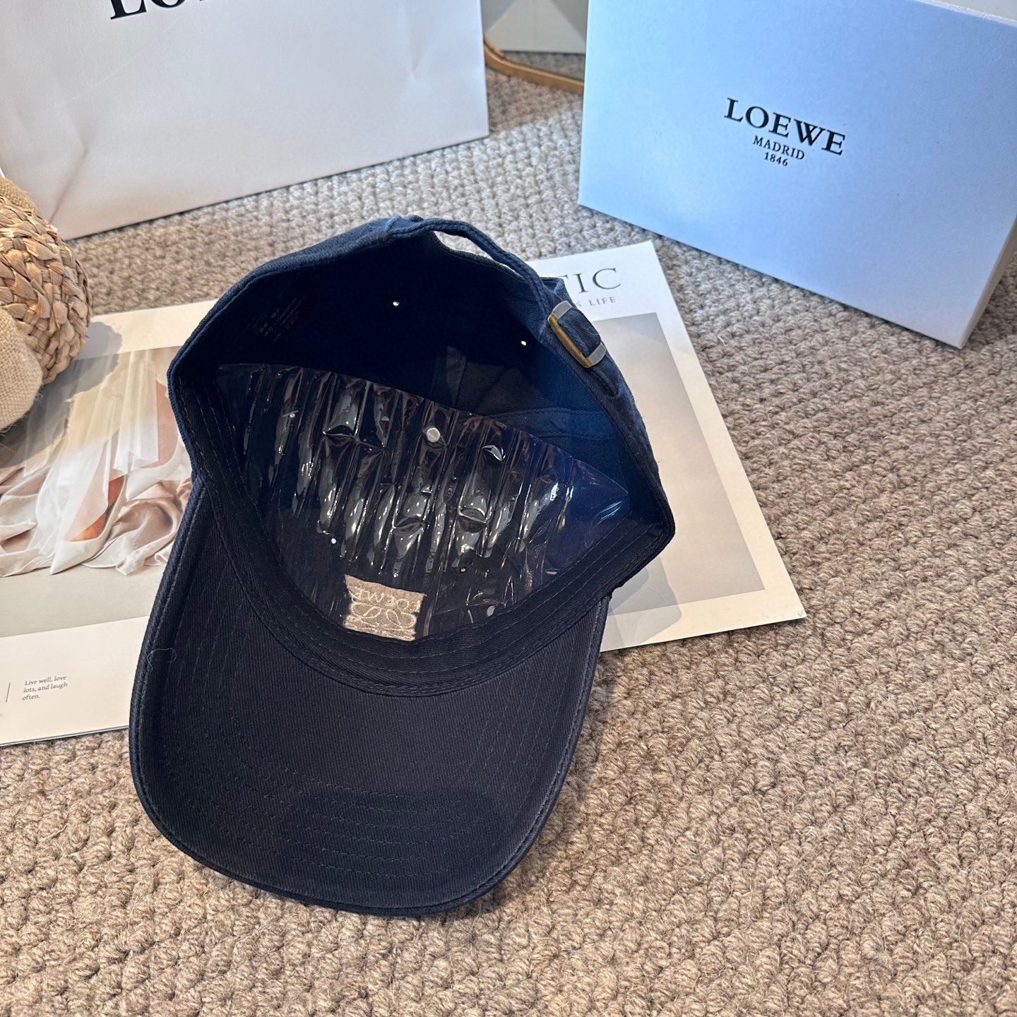 LOEWE【罗意威】新款刺绣棒球帽，专柜同步出货，大牌款超好搭配，赶紧入手