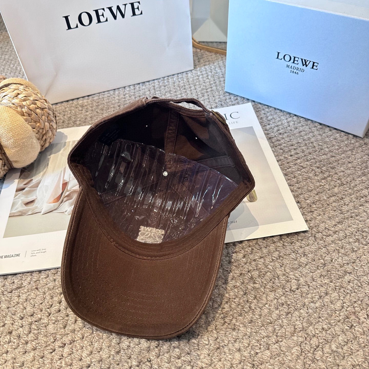 LOEWE【罗意威】新款刺绣棒球帽，专柜同步出货，大牌款超好搭配，赶紧入手