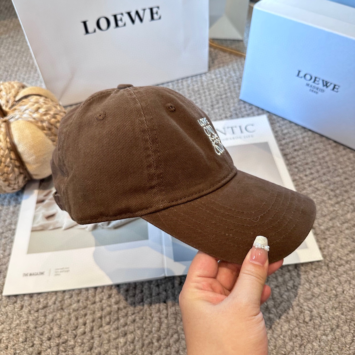 LOEWE【罗意威】新款刺绣棒球帽，专柜同步出货，大牌款超好搭配，赶紧入手