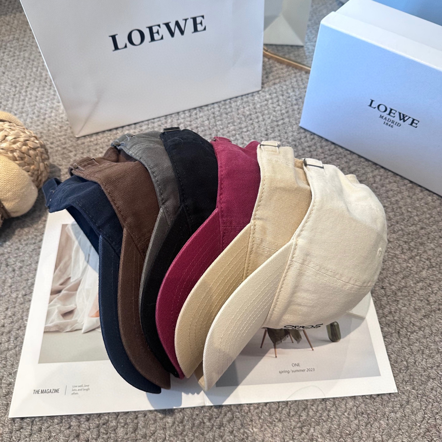LOEWE【罗意威】新款刺绣棒球帽，专柜同步出货，大牌款超好搭配，赶紧入手