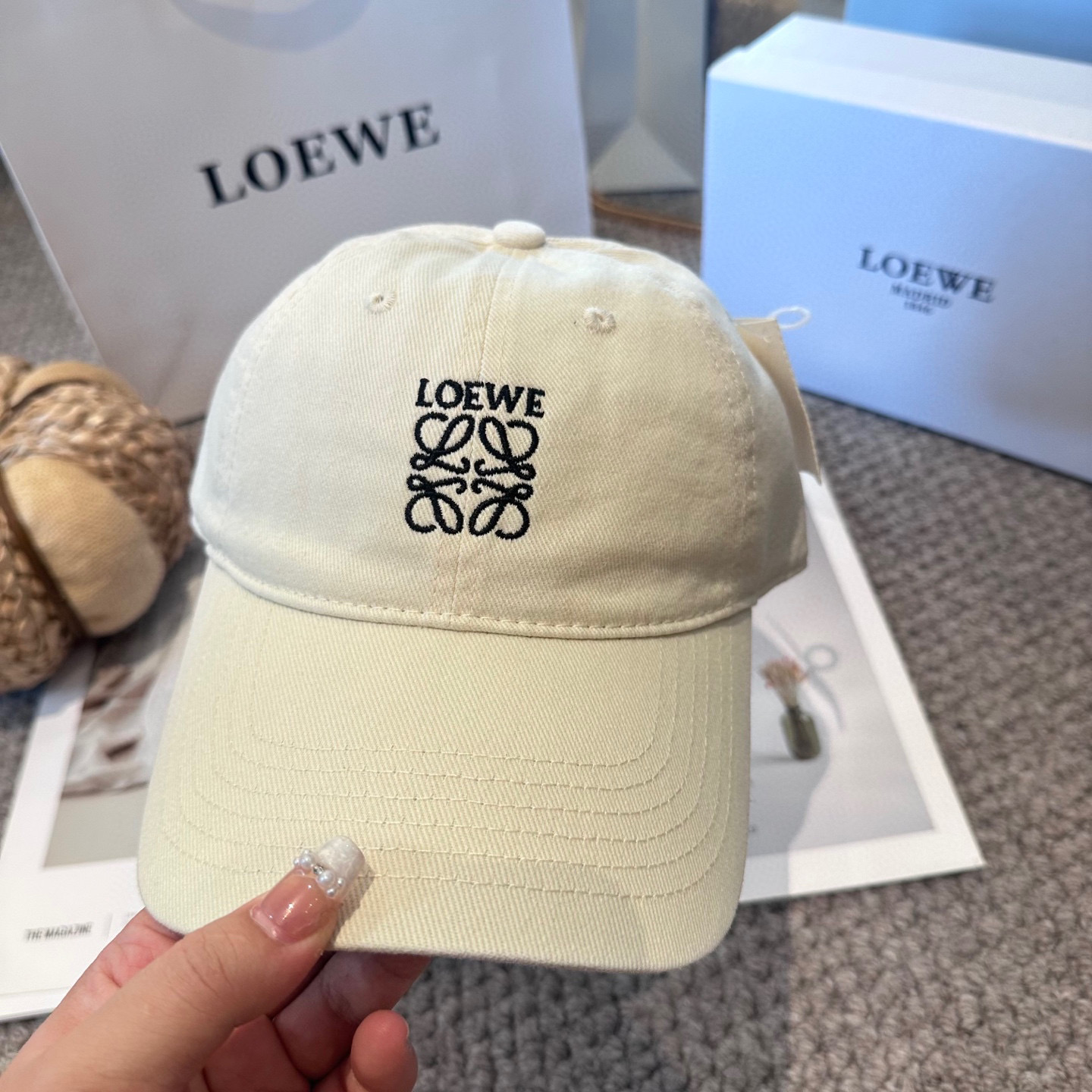 LOEWE【罗意威】新款刺绣棒球帽，专柜同步出货，大牌款超好搭配，赶紧入手