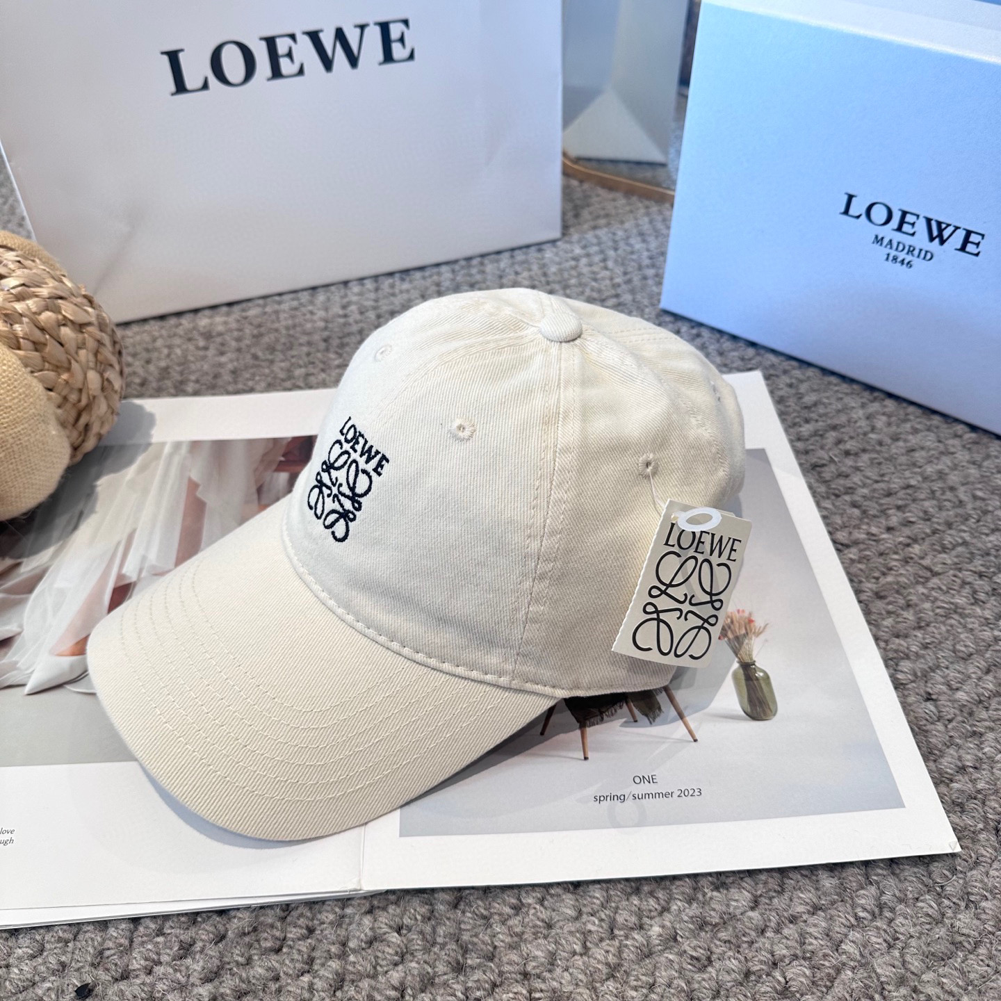 LOEWE【罗意威】新款刺绣棒球帽，专柜同步出货，大牌款超好搭配，赶紧入手