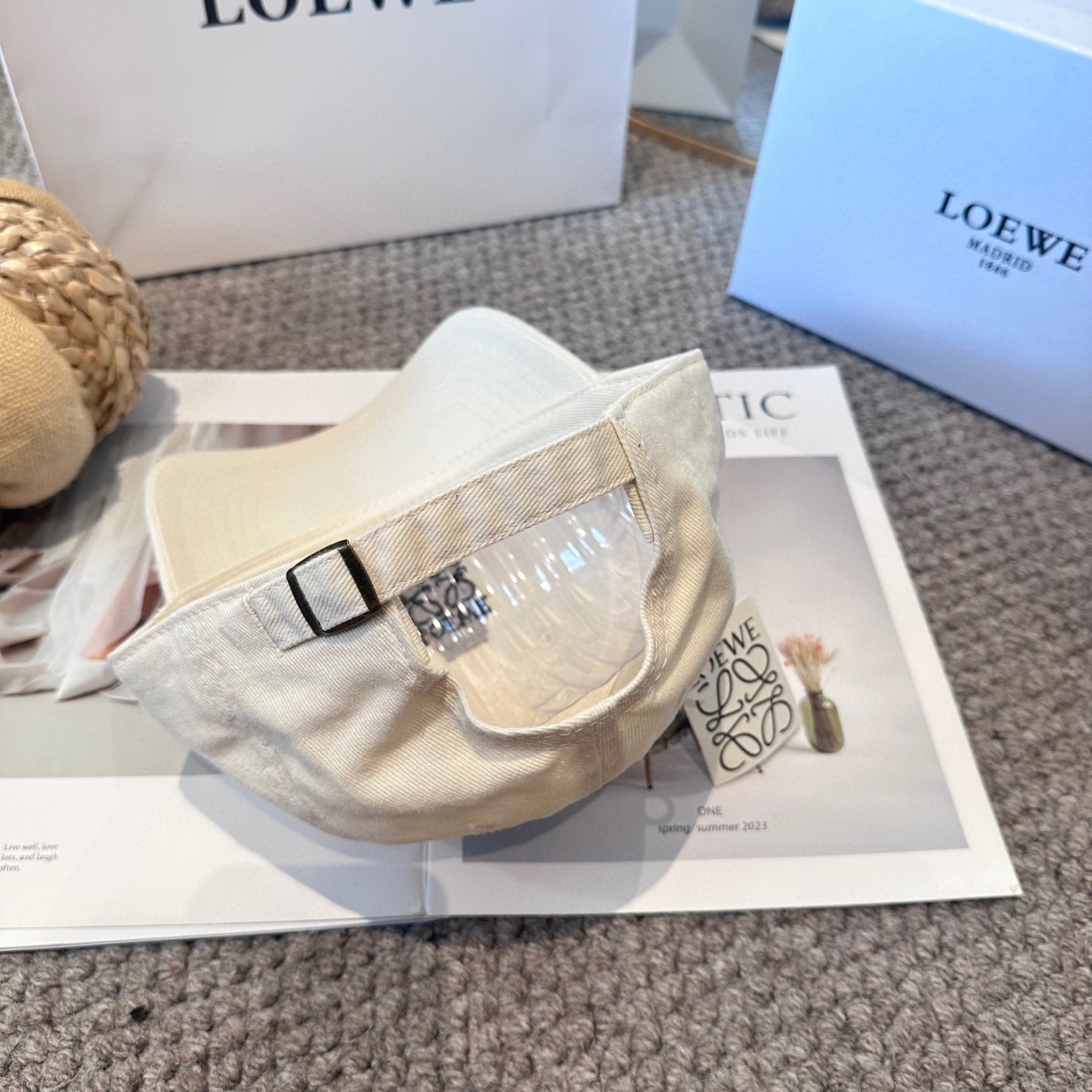 LOEWE【罗意威】新款刺绣棒球帽，专柜同步出货，大牌款超好搭配，赶紧入手