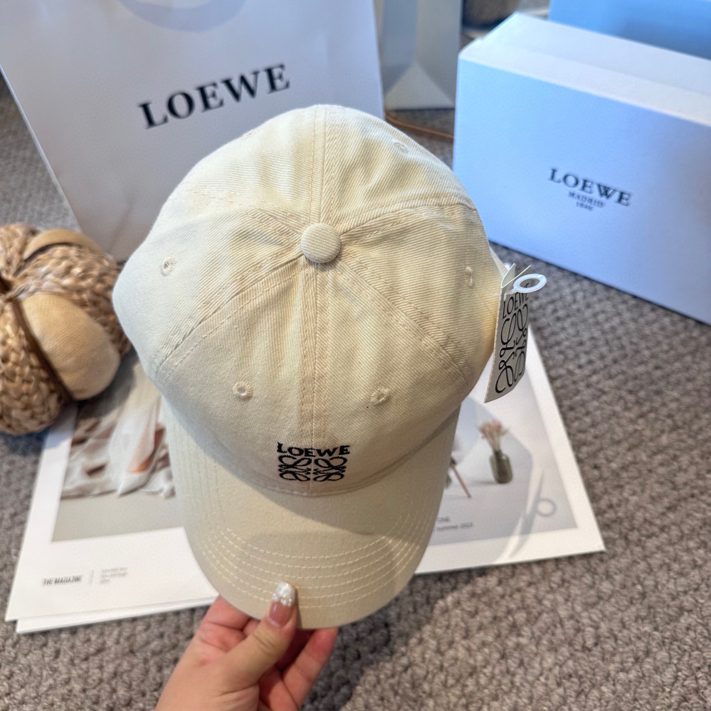 LOEWE【罗意威】新款刺绣棒球帽，专柜同步出货，大牌款超好搭配，赶紧入手