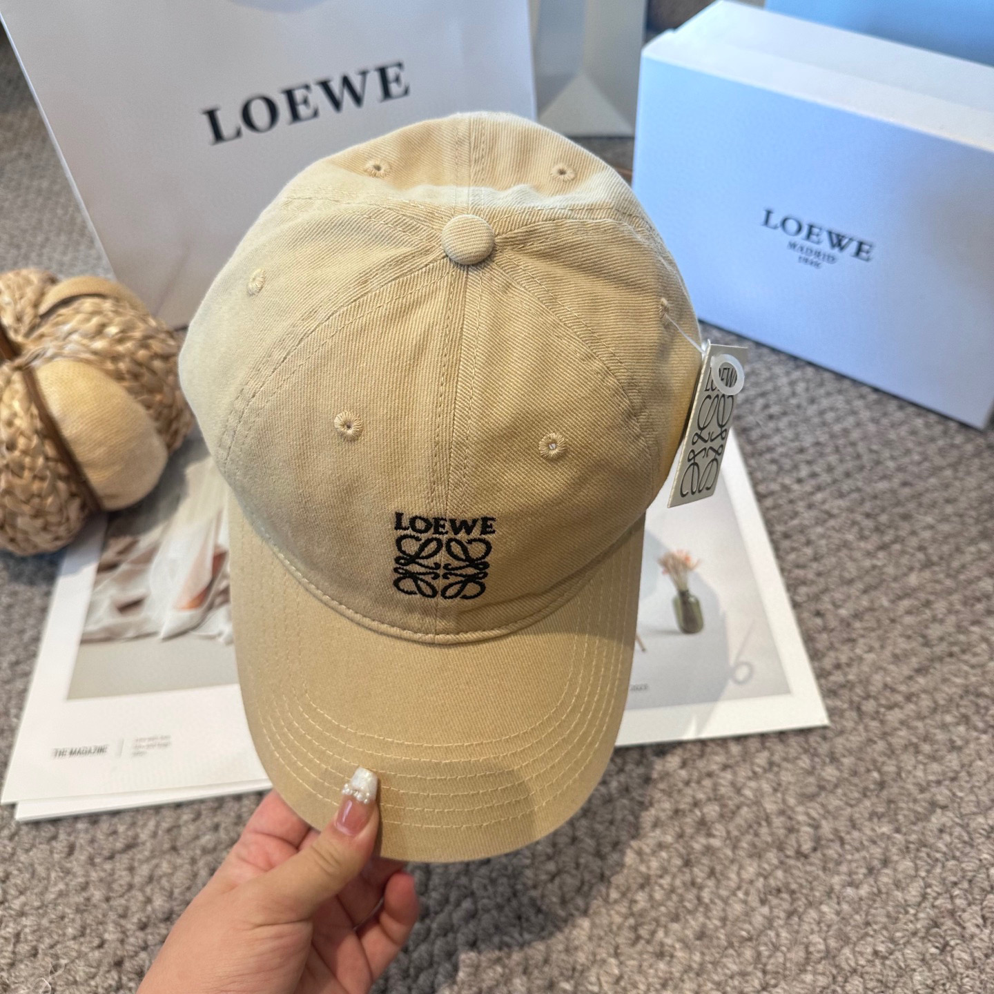 LOEWE【罗意威】新款刺绣棒球帽，专柜同步出货，大牌款超好搭配，赶紧入手