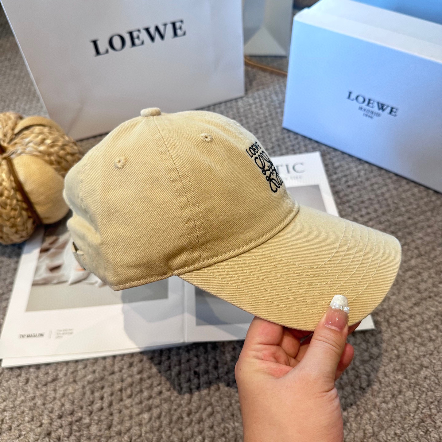 LOEWE【罗意威】新款刺绣棒球帽，专柜同步出货，大牌款超好搭配，赶紧入手