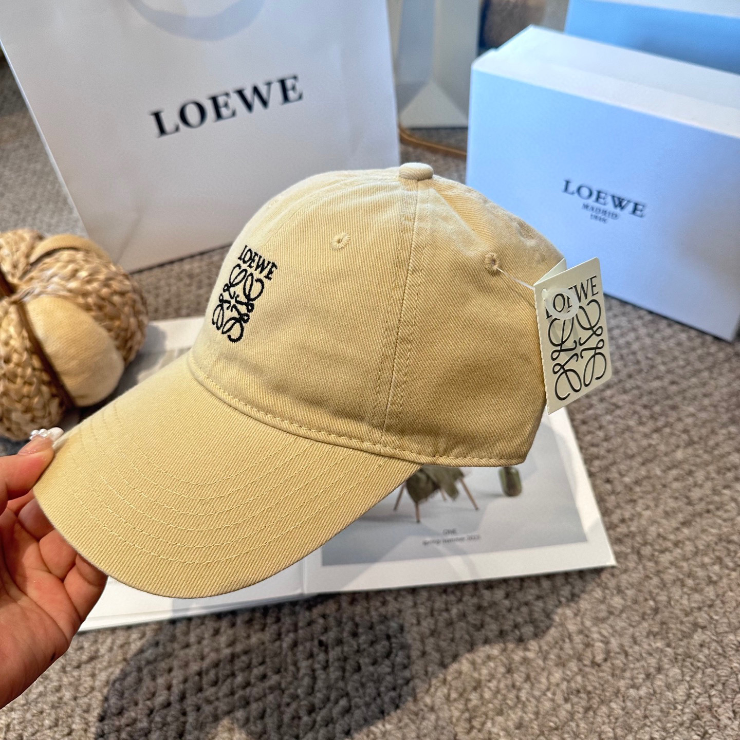 LOEWE【罗意威】新款刺绣棒球帽，专柜同步出货，大牌款超好搭配，赶紧入手